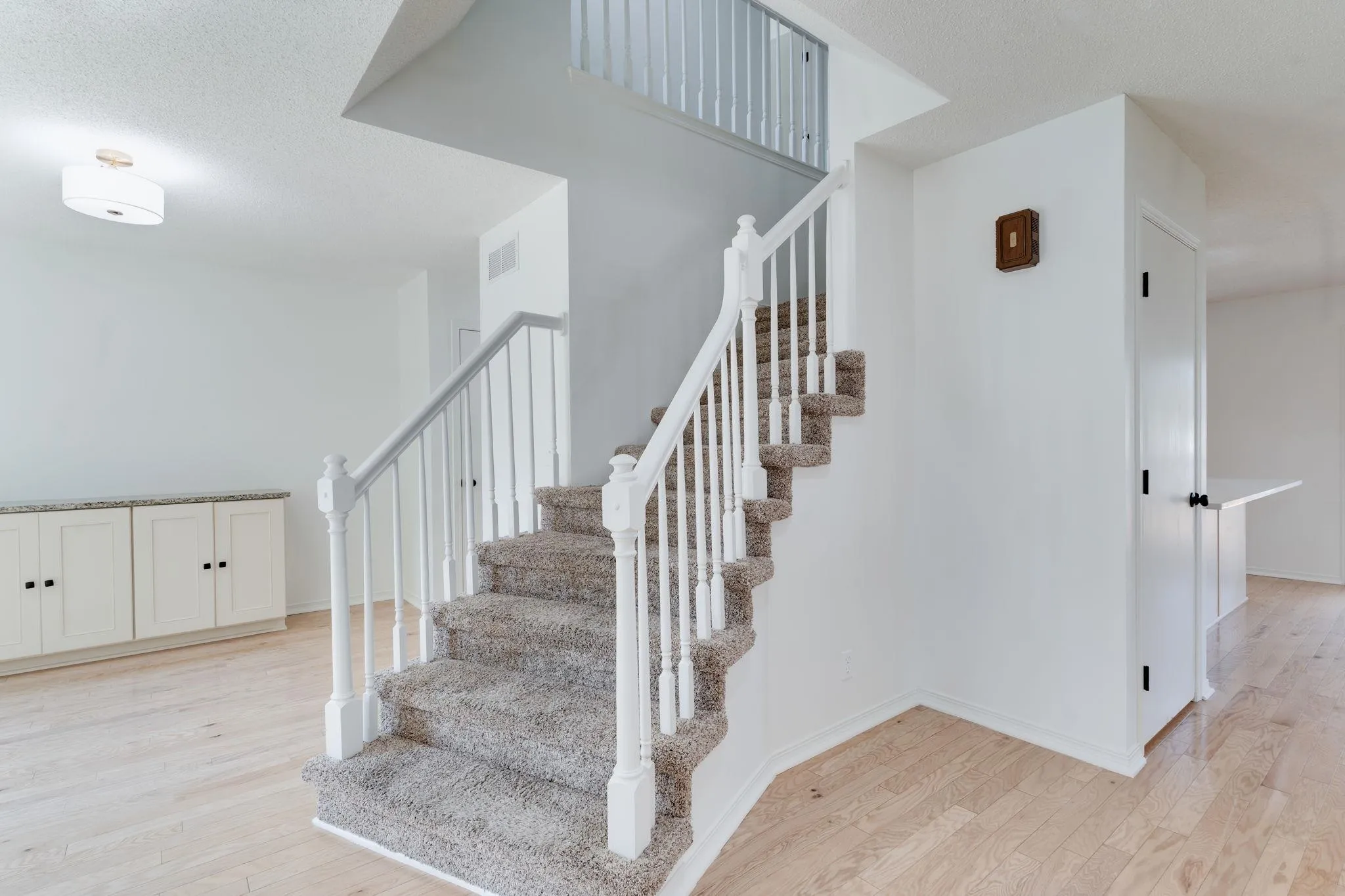 Wichita, Kansas 67212, United States, 6 Bedrooms Bedrooms, ,4 BathroomsBathrooms,Residential,Active,209043