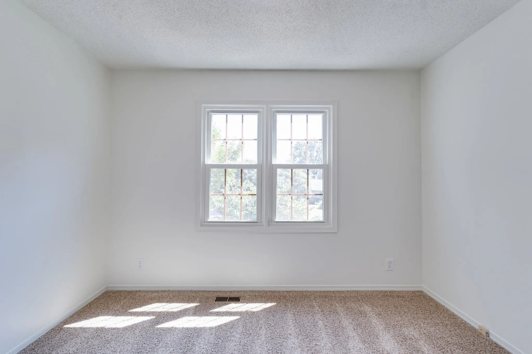 Wichita, Kansas 67212, United States, 6 Bedrooms Bedrooms, ,4 BathroomsBathrooms,Residential,Active,209043