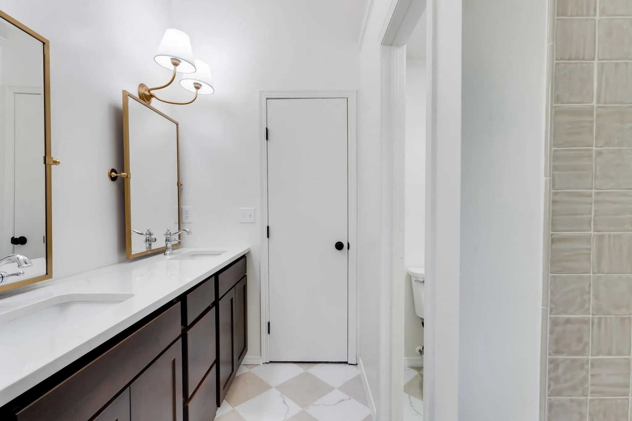 Wichita, Kansas 67212, United States, 6 Bedrooms Bedrooms, ,4 BathroomsBathrooms,Residential,Active,209043