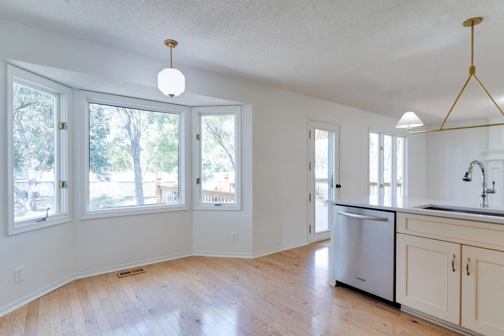 Wichita, Kansas 67212, United States, 6 Bedrooms Bedrooms, ,4 BathroomsBathrooms,Residential,Active,209043