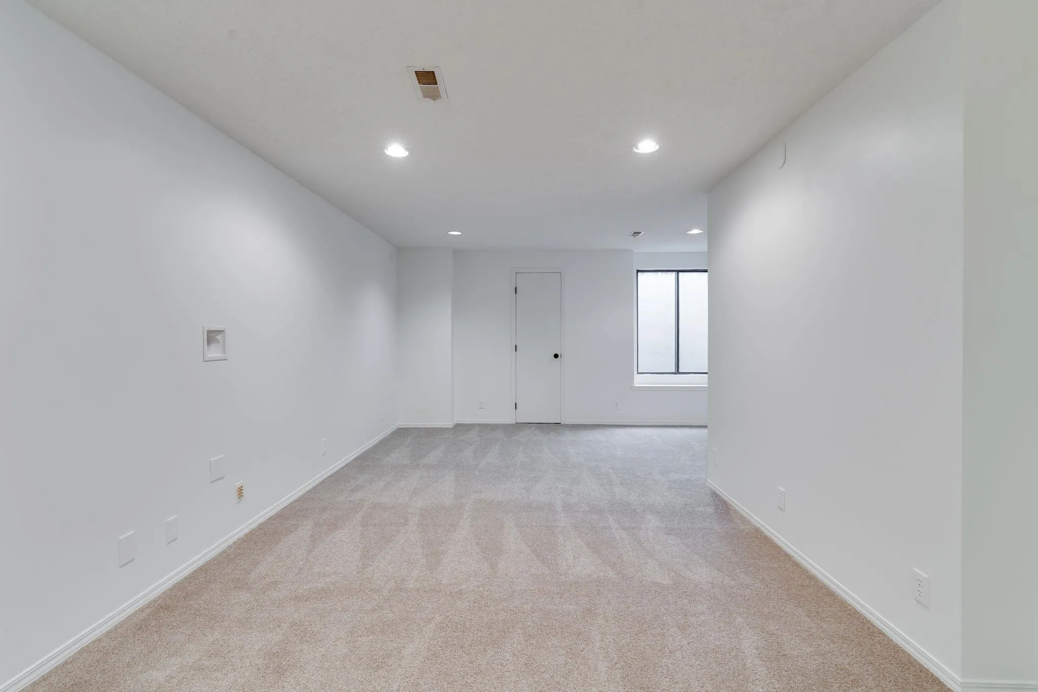 Wichita, Kansas 67212, United States, 6 Bedrooms Bedrooms, ,4 BathroomsBathrooms,Residential,Active,209043