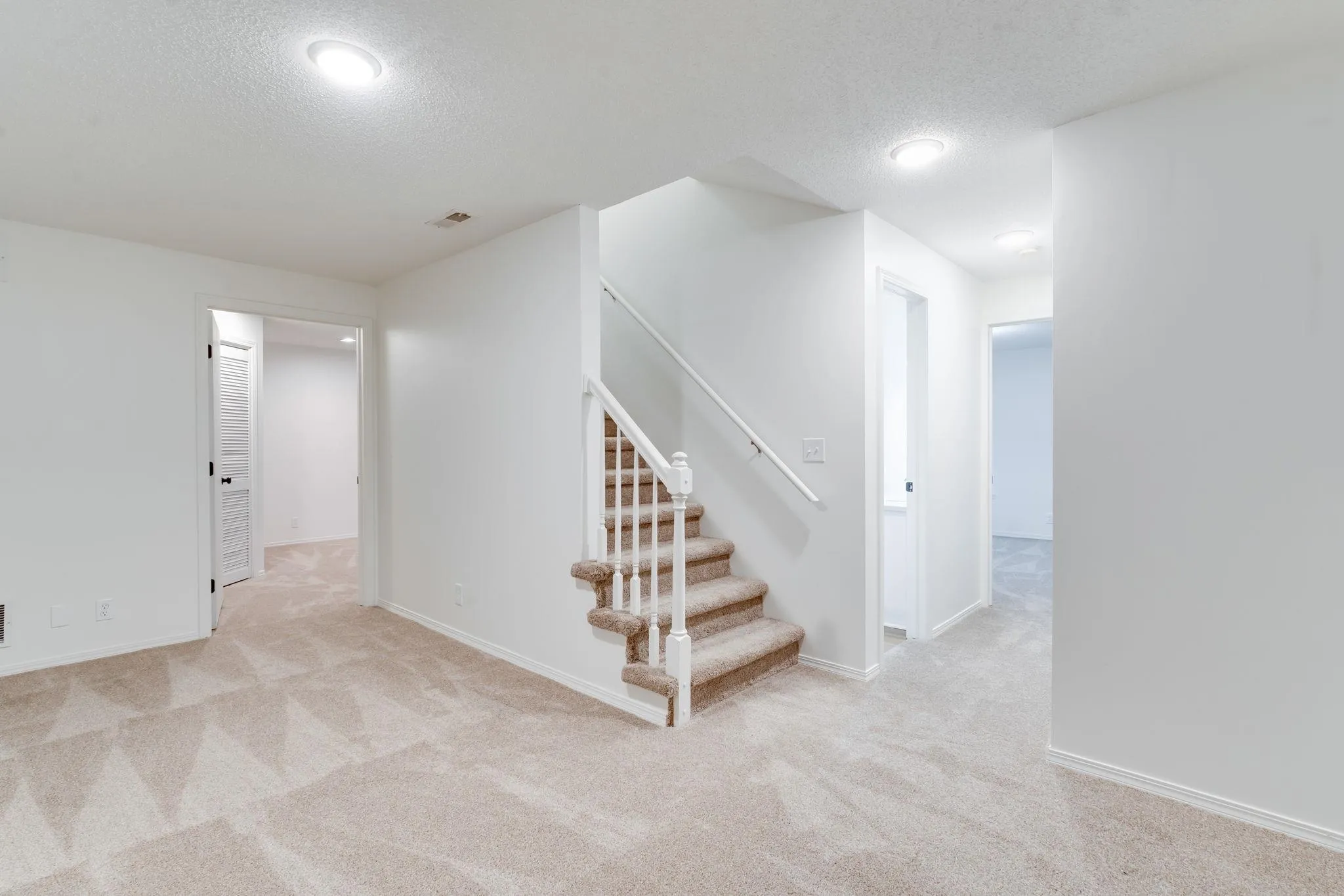 Wichita, Kansas 67212, United States, 6 Bedrooms Bedrooms, ,4 BathroomsBathrooms,Residential,Active,209043