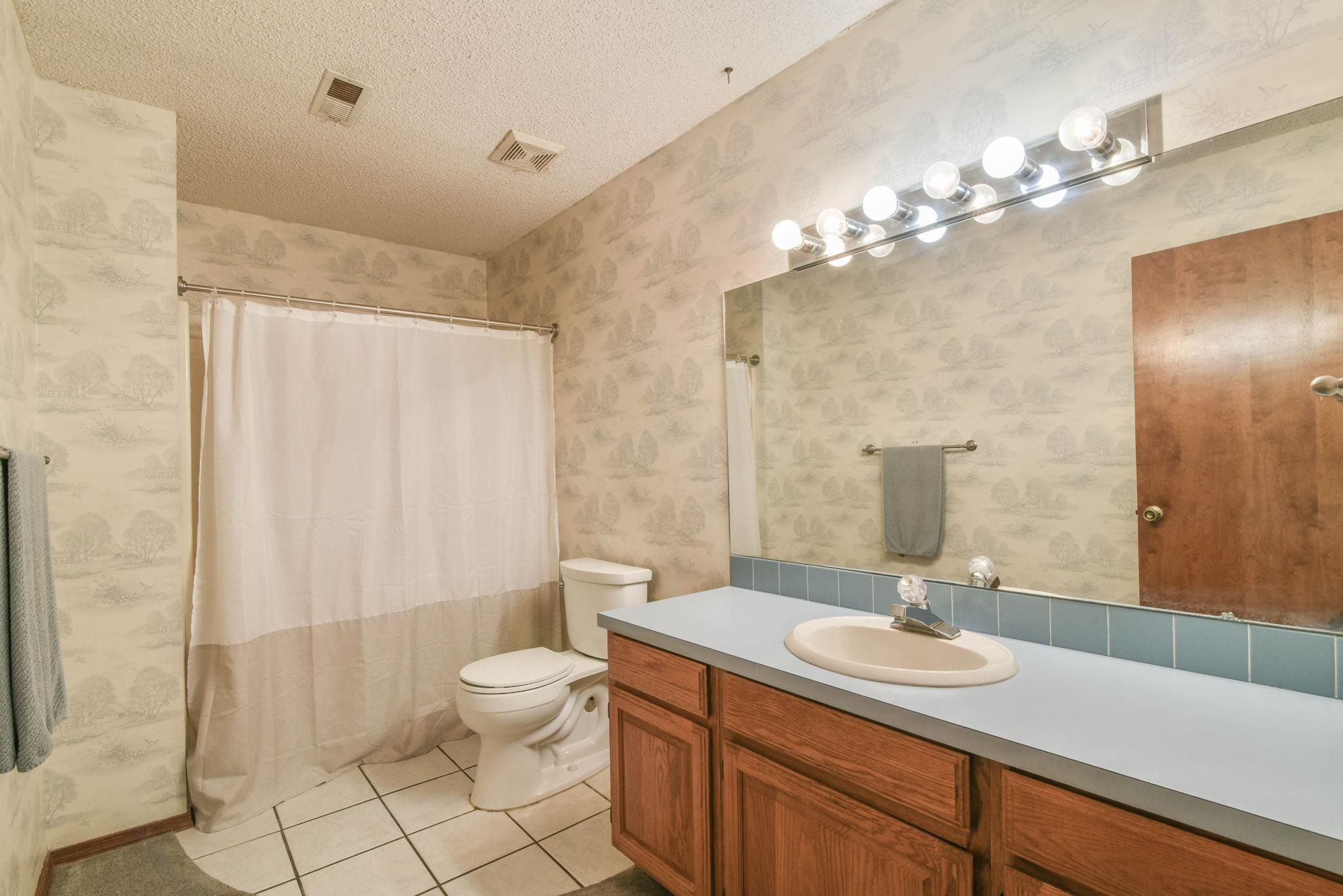 8820 E 42nd St S St, Derby, Kansas image 13