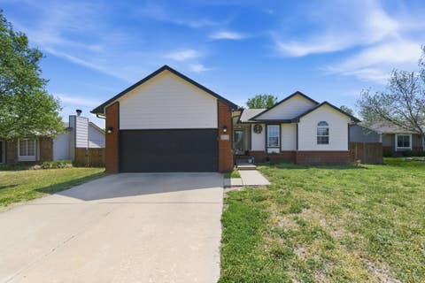 Homes For Sale - 10109 W Haskell St<br/> Wichita, KS 67209