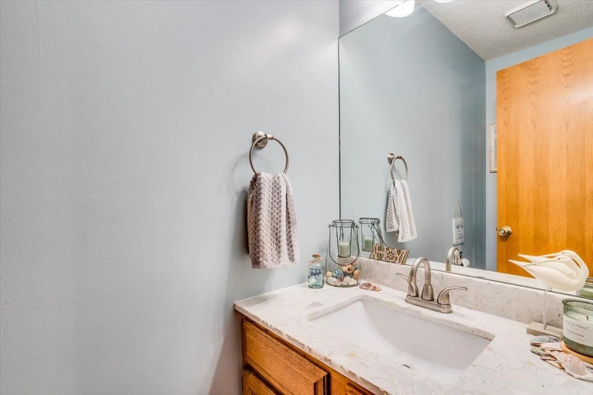 Derby, Kansas 67037, United States, 2 Bedrooms Bedrooms, ,2 BathroomsBathrooms,Residential,Pending,52620