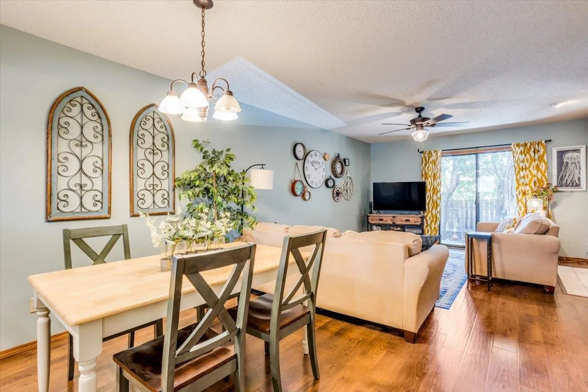 Derby, Kansas 67037, United States, 2 Bedrooms Bedrooms, ,2 BathroomsBathrooms,Residential,Pending,52620