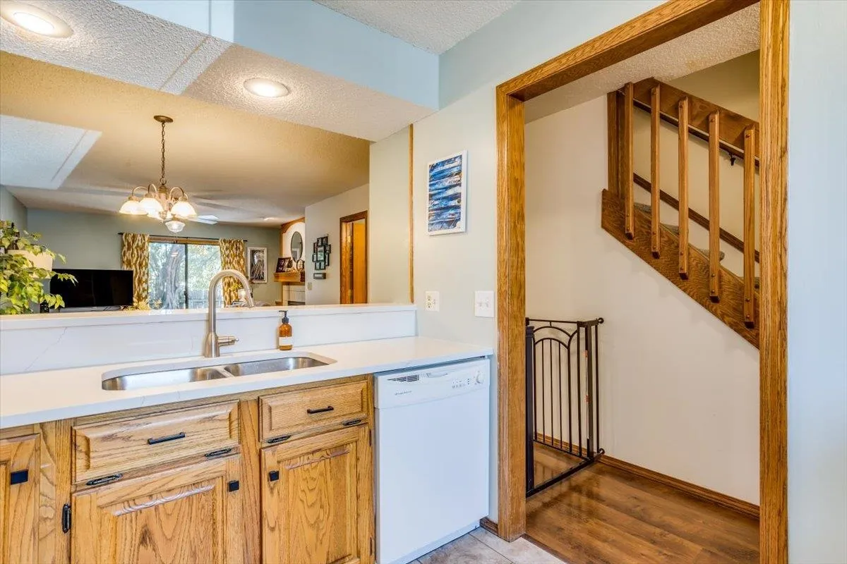 Derby, Kansas 67037, United States, 2 Bedrooms Bedrooms, ,2 BathroomsBathrooms,Residential,Pending,52620