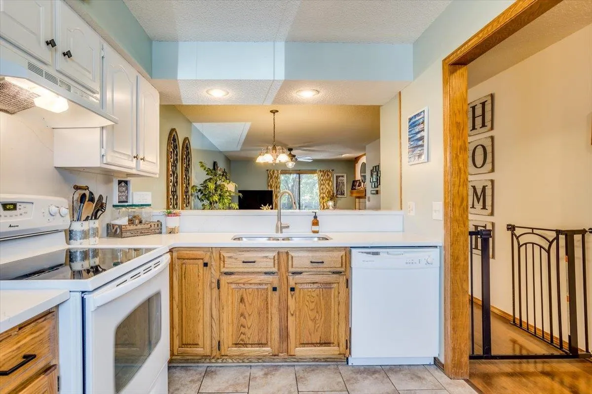 Derby, Kansas 67037, United States, 2 Bedrooms Bedrooms, ,2 BathroomsBathrooms,Residential,Pending,52620