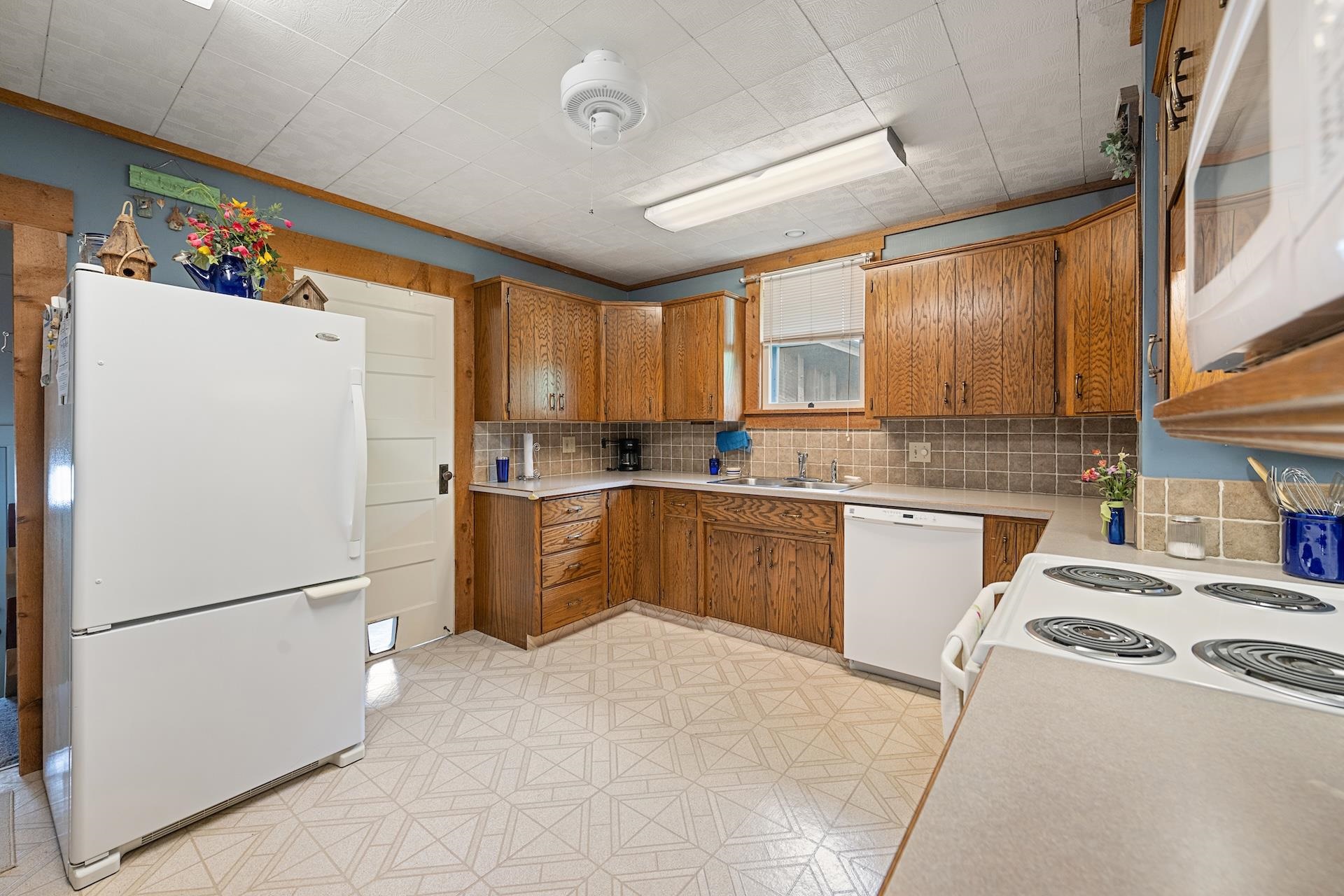 328 W 7th St, Newton, Kansas image 6
