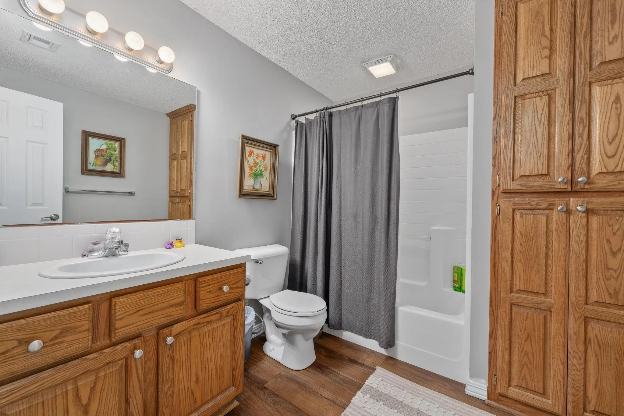 Wichita, Kansas 67204, United States, 4 Bedrooms Bedrooms, ,5 BathroomsBathrooms,Residential,Active,232155