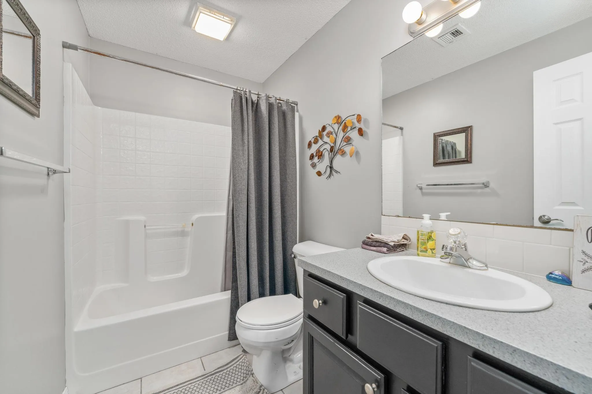 Wichita, Kansas 67204, United States, 4 Bedrooms Bedrooms, ,5 BathroomsBathrooms,Residential,Active,232155