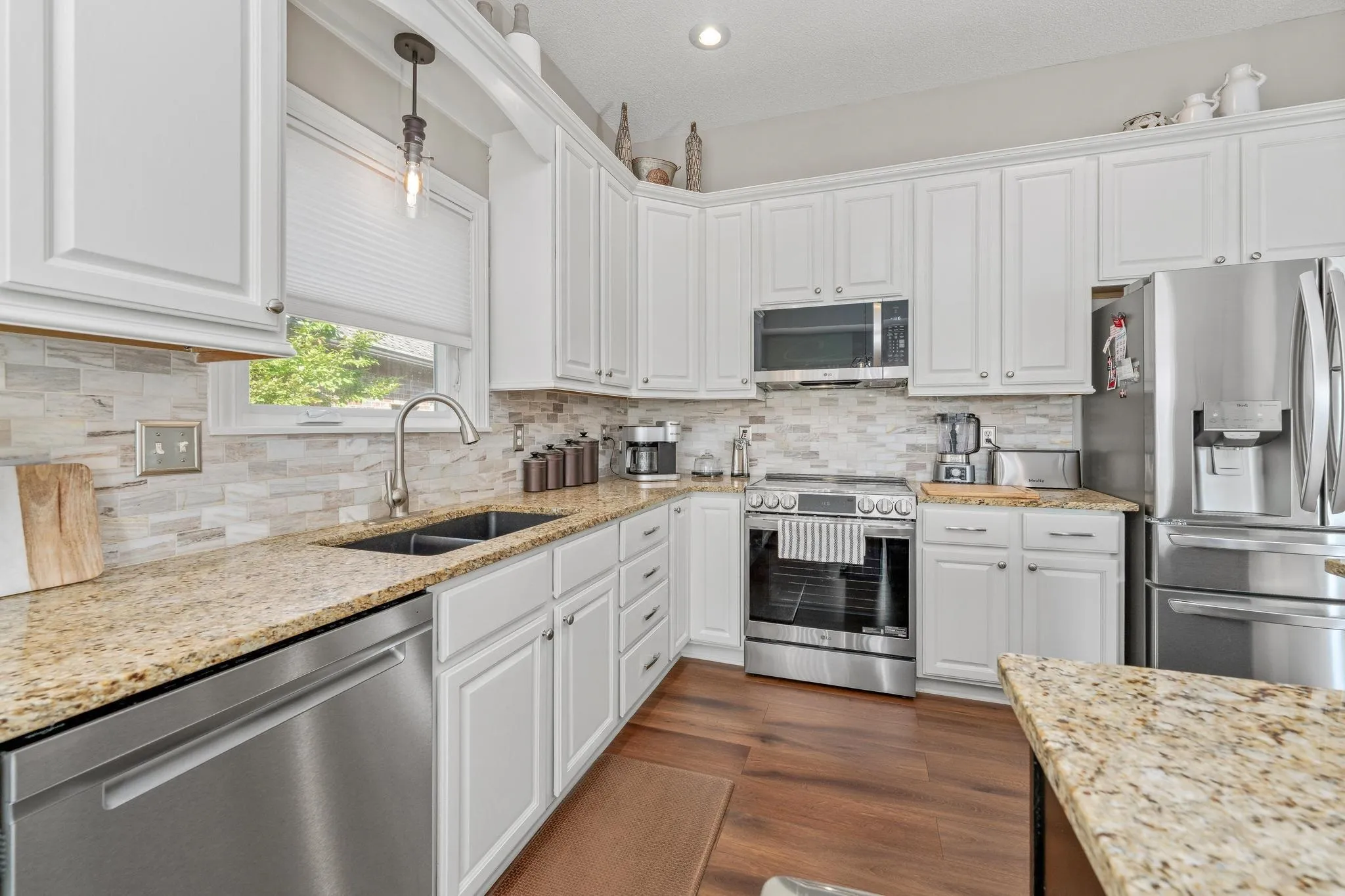 Wichita, Kansas 67204, United States, 4 Bedrooms Bedrooms, ,5 BathroomsBathrooms,Residential,Active,232155