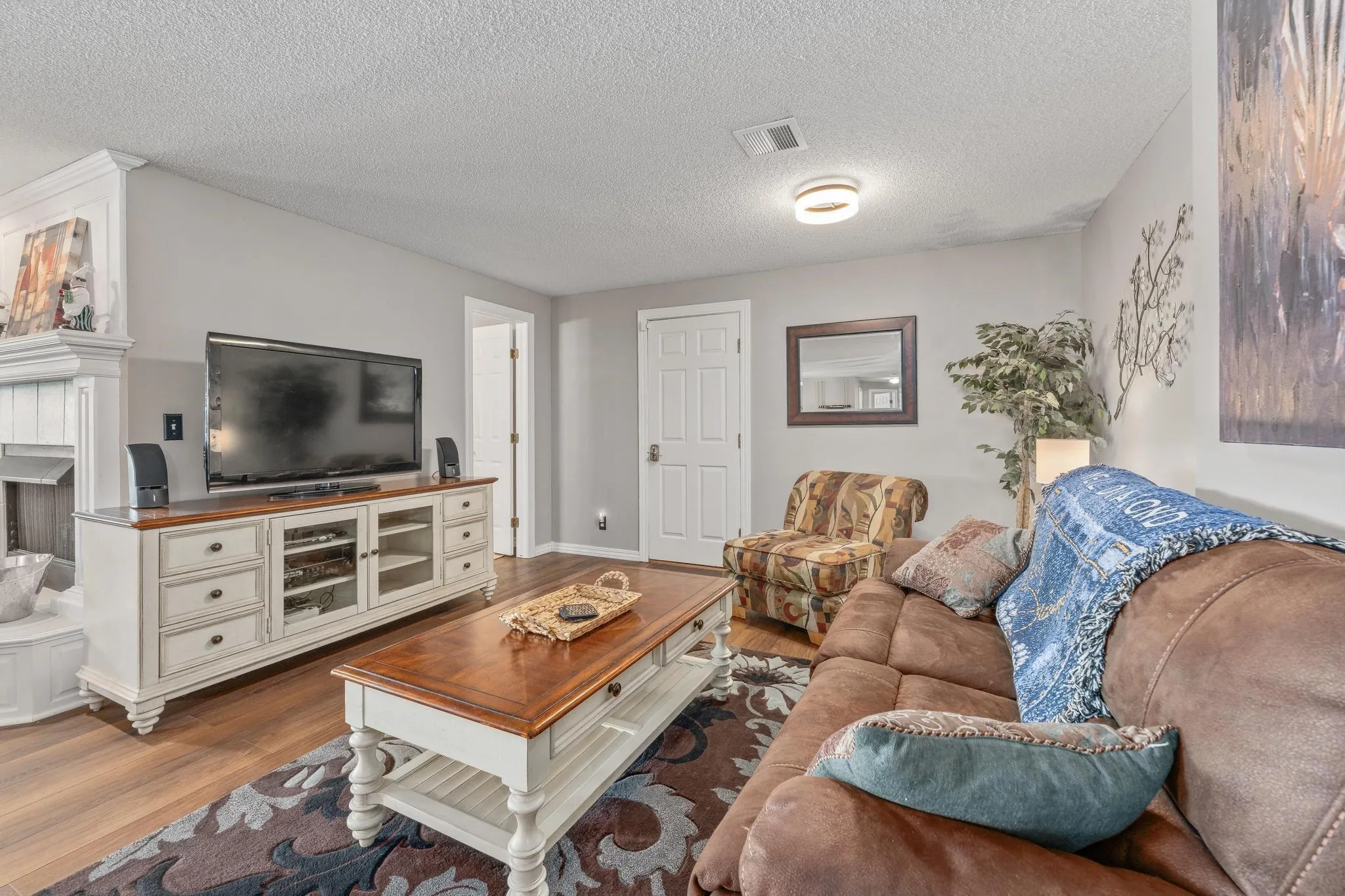 Wichita, Kansas 67204, United States, 4 Bedrooms Bedrooms, ,5 BathroomsBathrooms,Residential,Active,232155