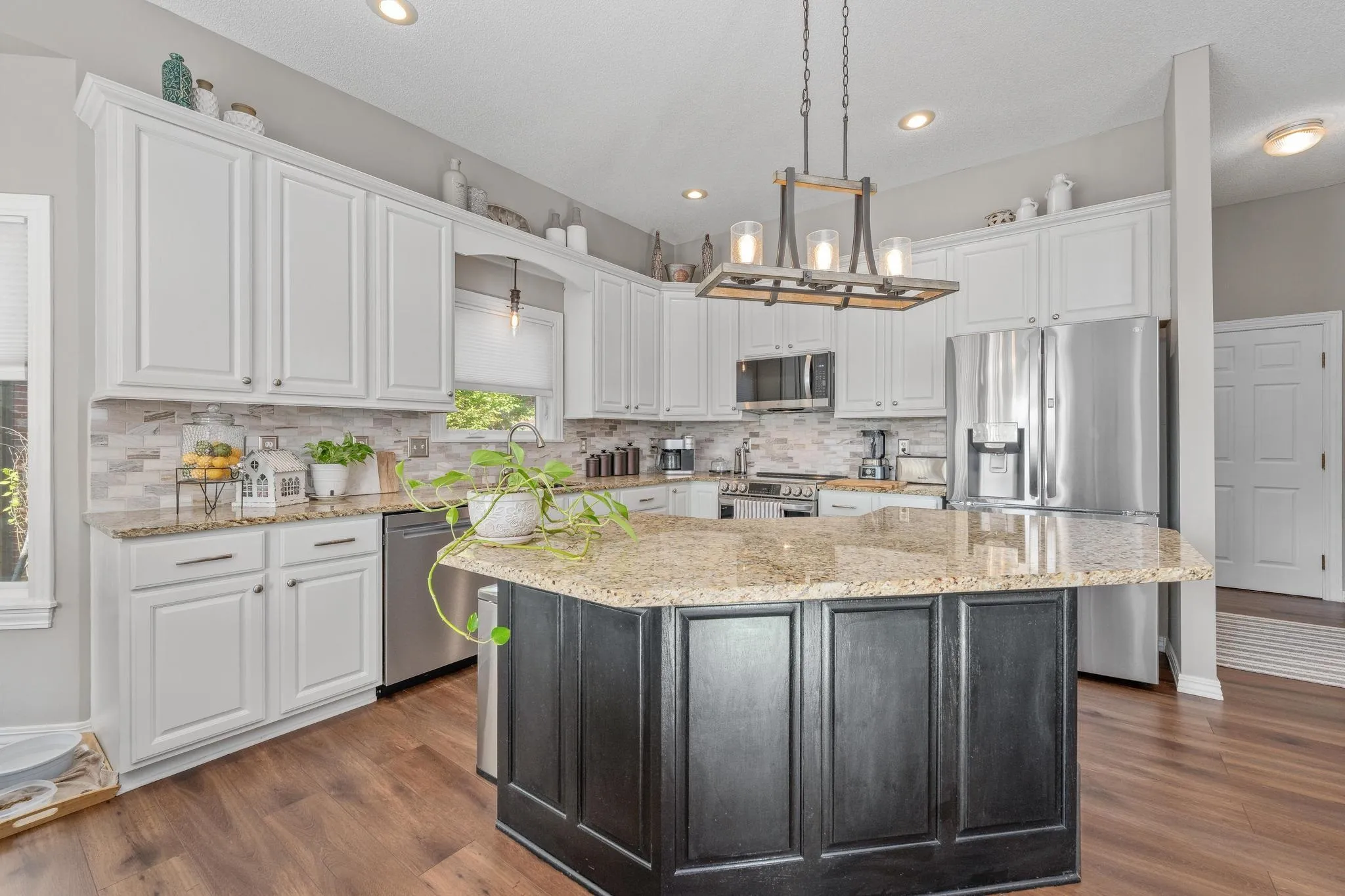 Wichita, Kansas 67204, United States, 4 Bedrooms Bedrooms, ,5 BathroomsBathrooms,Residential,Active,232155