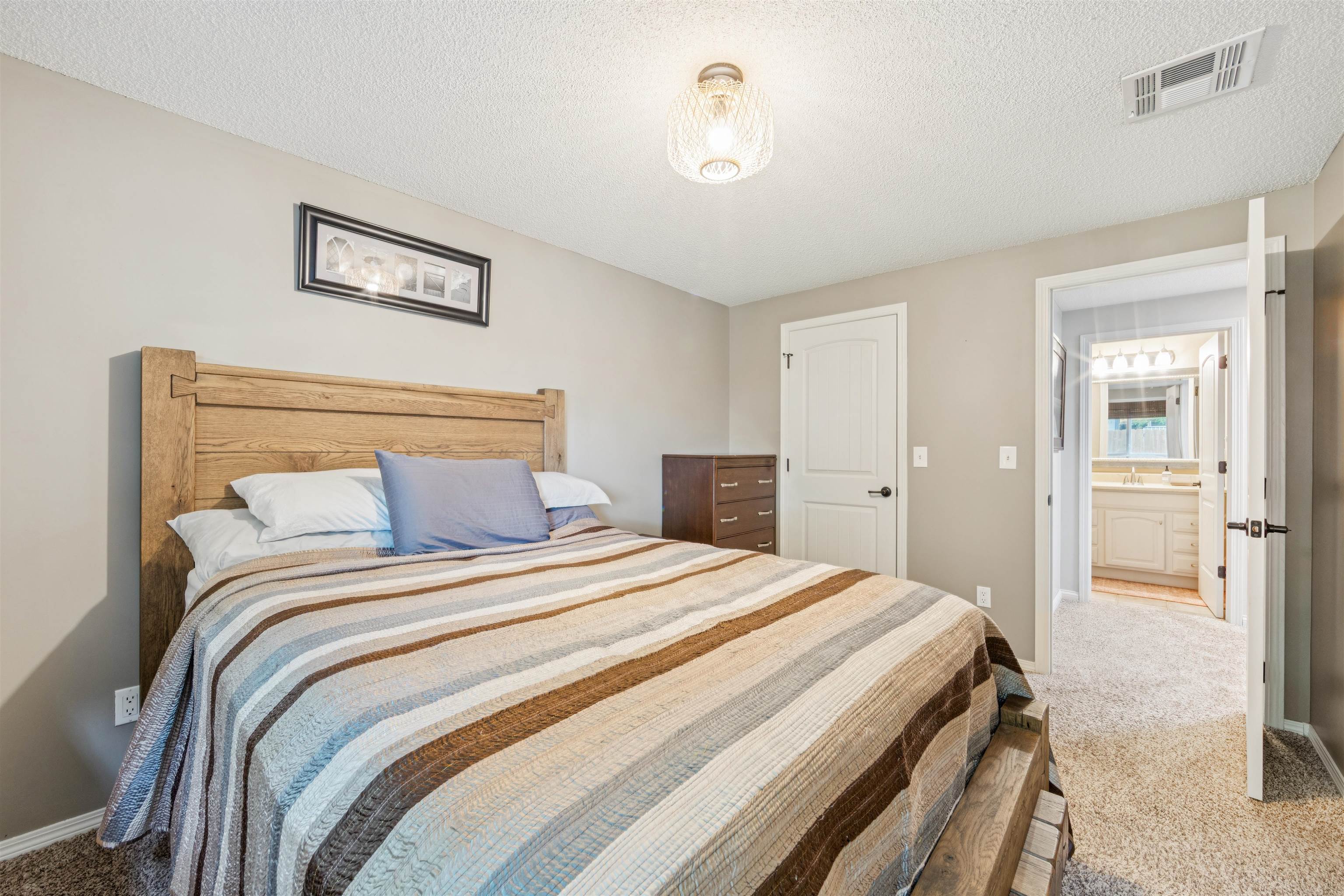 6401 W Clear Meadow St, Wichita, Kansas image 30