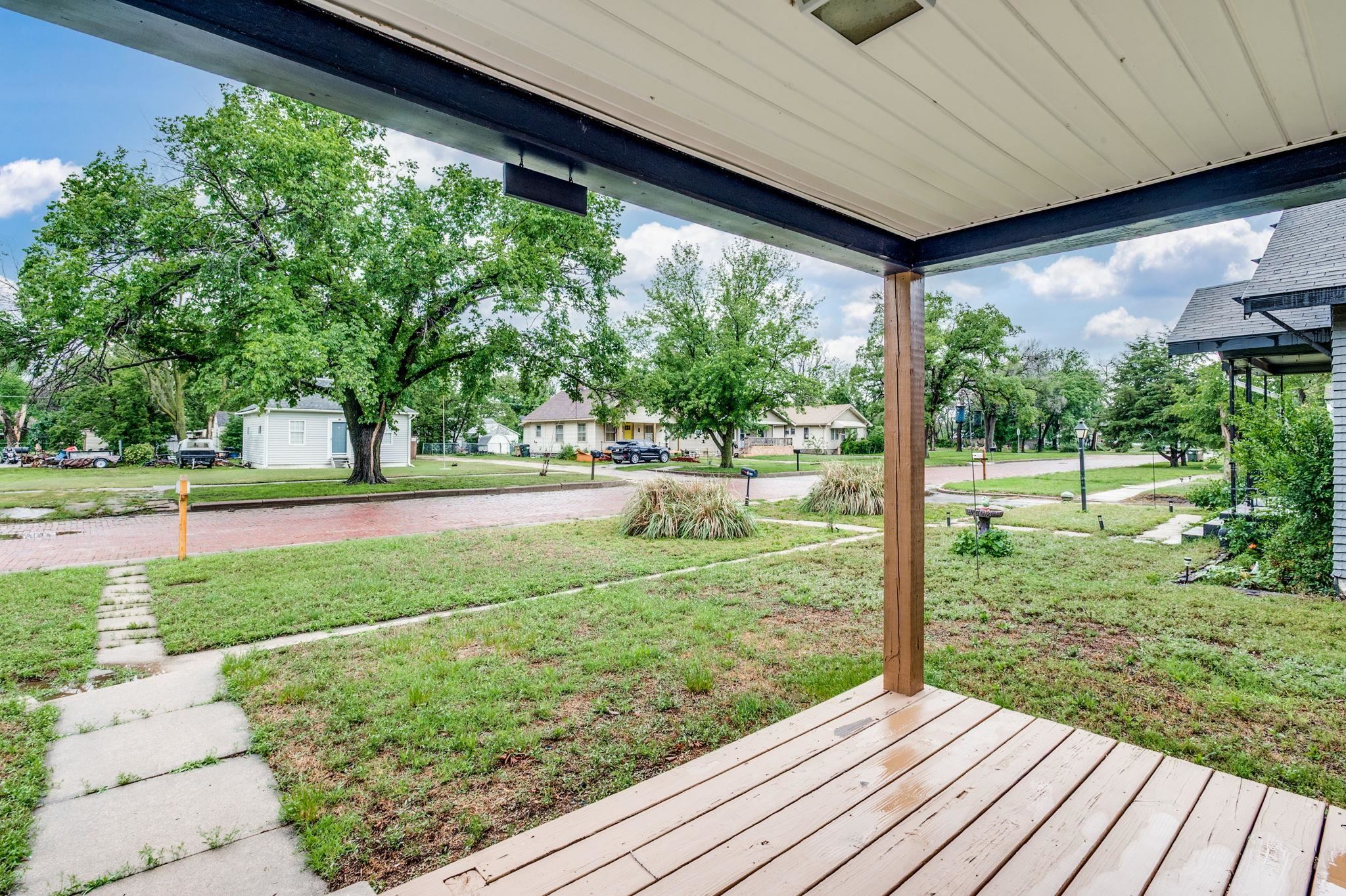 1126 E Avenue B, Hutchinson, Kansas image 27
