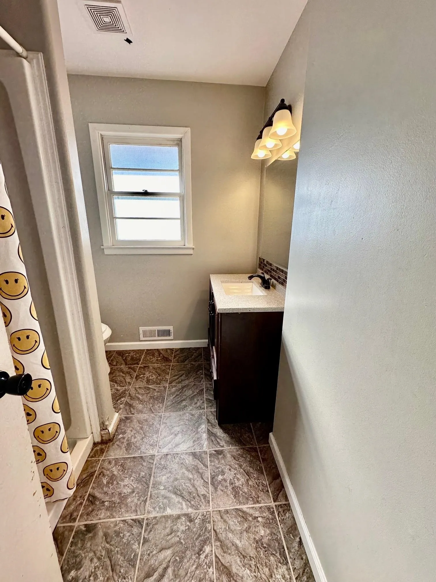 North Newton, Kansas 67117, United States, 4 Bedrooms Bedrooms, ,2 BathroomsBathrooms,Residential,Pending,30395