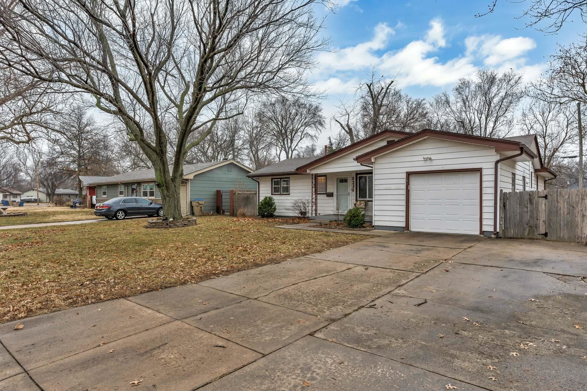 1331 N El Paso Dr, Derby, Kansas image 3