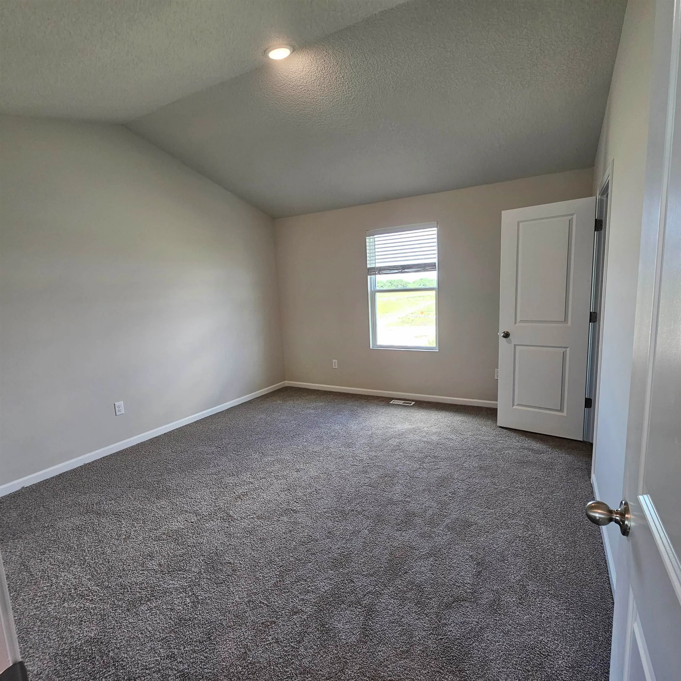 Valley Center, Kansas 67147, United States, 4 Bedrooms Bedrooms, ,3 BathroomsBathrooms,Residential,Active,47182