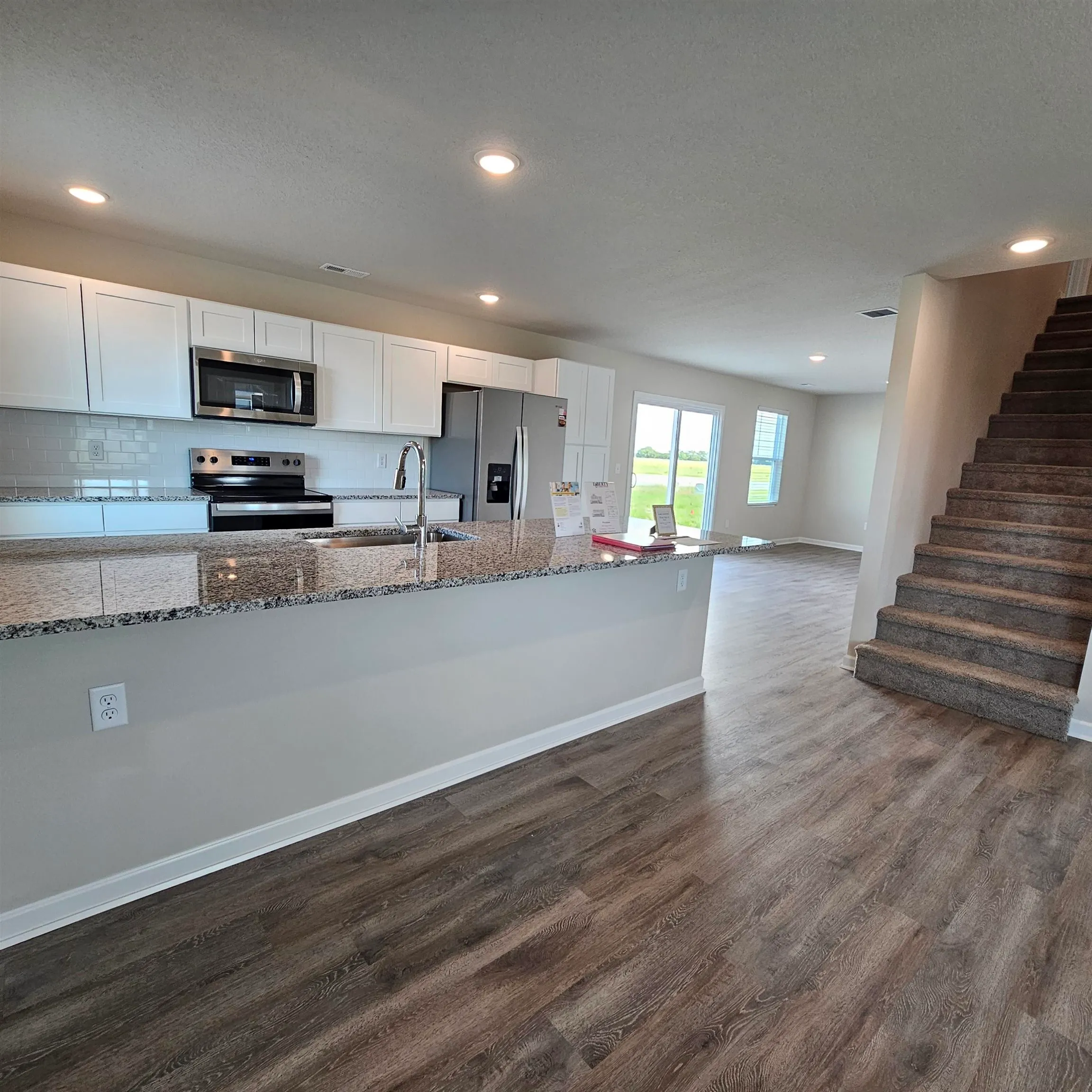 Valley Center, Kansas 67147, United States, 4 Bedrooms Bedrooms, ,3 BathroomsBathrooms,Residential,Active,47182