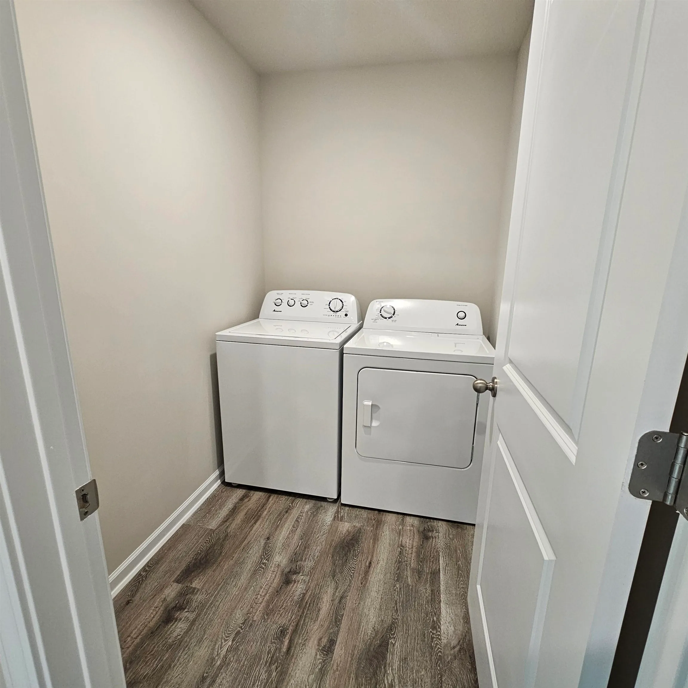 Valley Center, Kansas 67147, United States, 4 Bedrooms Bedrooms, ,3 BathroomsBathrooms,Residential,Active,47182