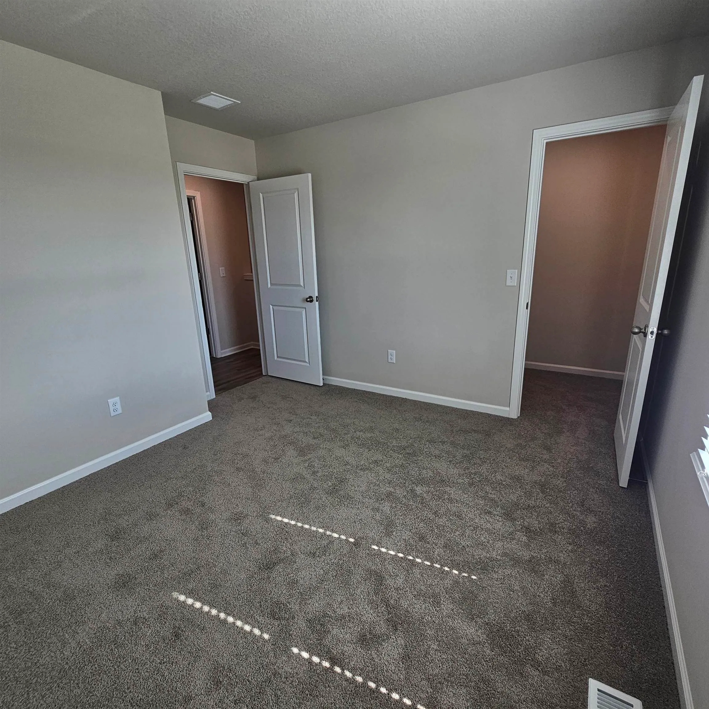 Valley Center, Kansas 67147, United States, 4 Bedrooms Bedrooms, ,3 BathroomsBathrooms,Residential,Active,47182