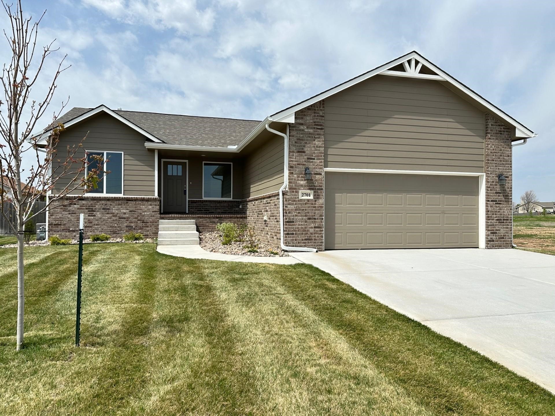 2701 N Mainsgate Dr, Augusta, Kansas image 1