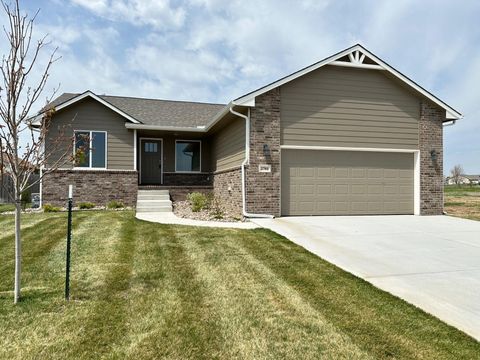 Homes For Sale - 2701 N Mainsgate Dr<br/> Augusta, KS 67010