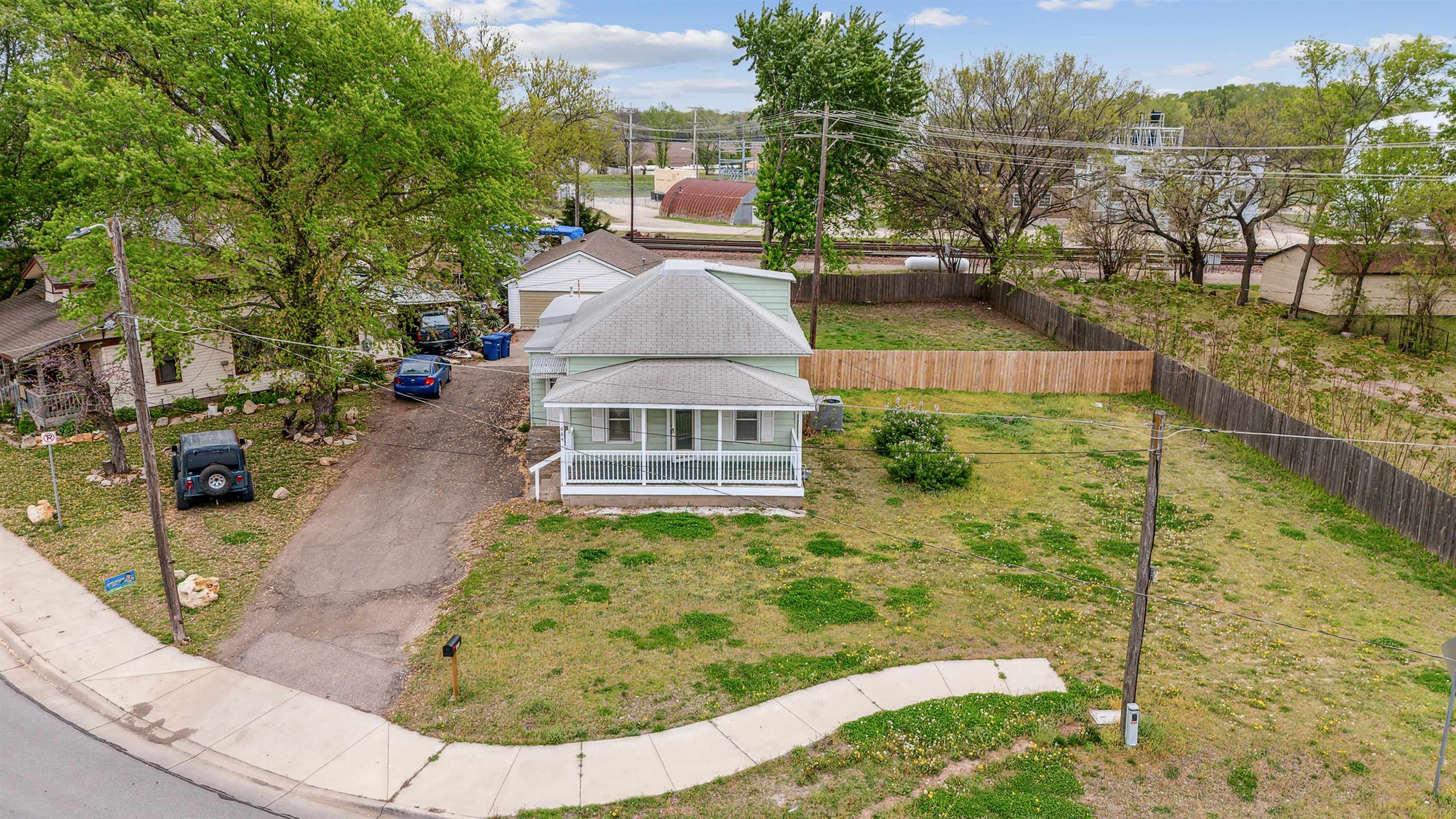 664 Santa Fe St, Augusta, Kansas image 28