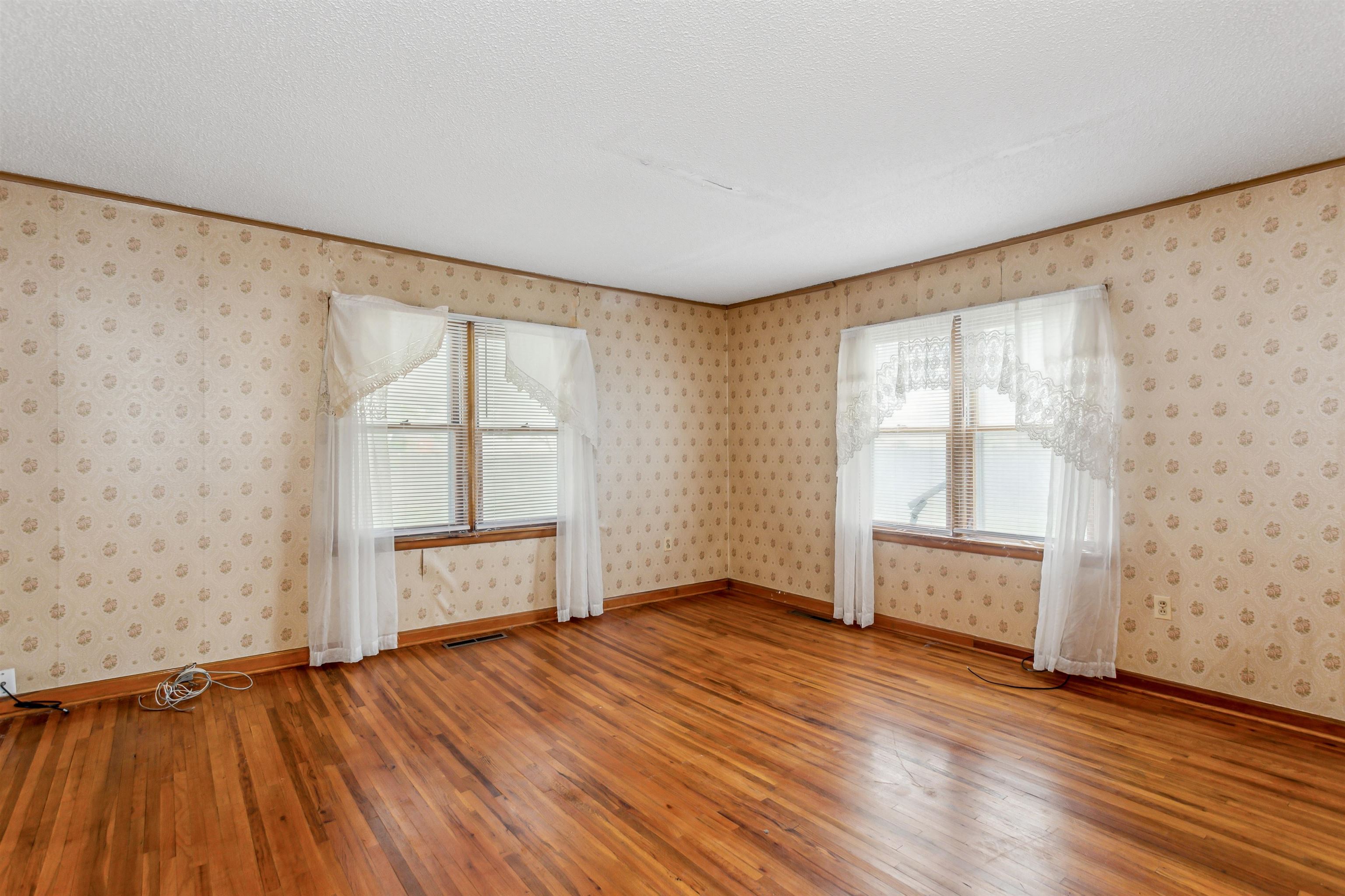 664 Santa Fe St, Augusta, Kansas image 11