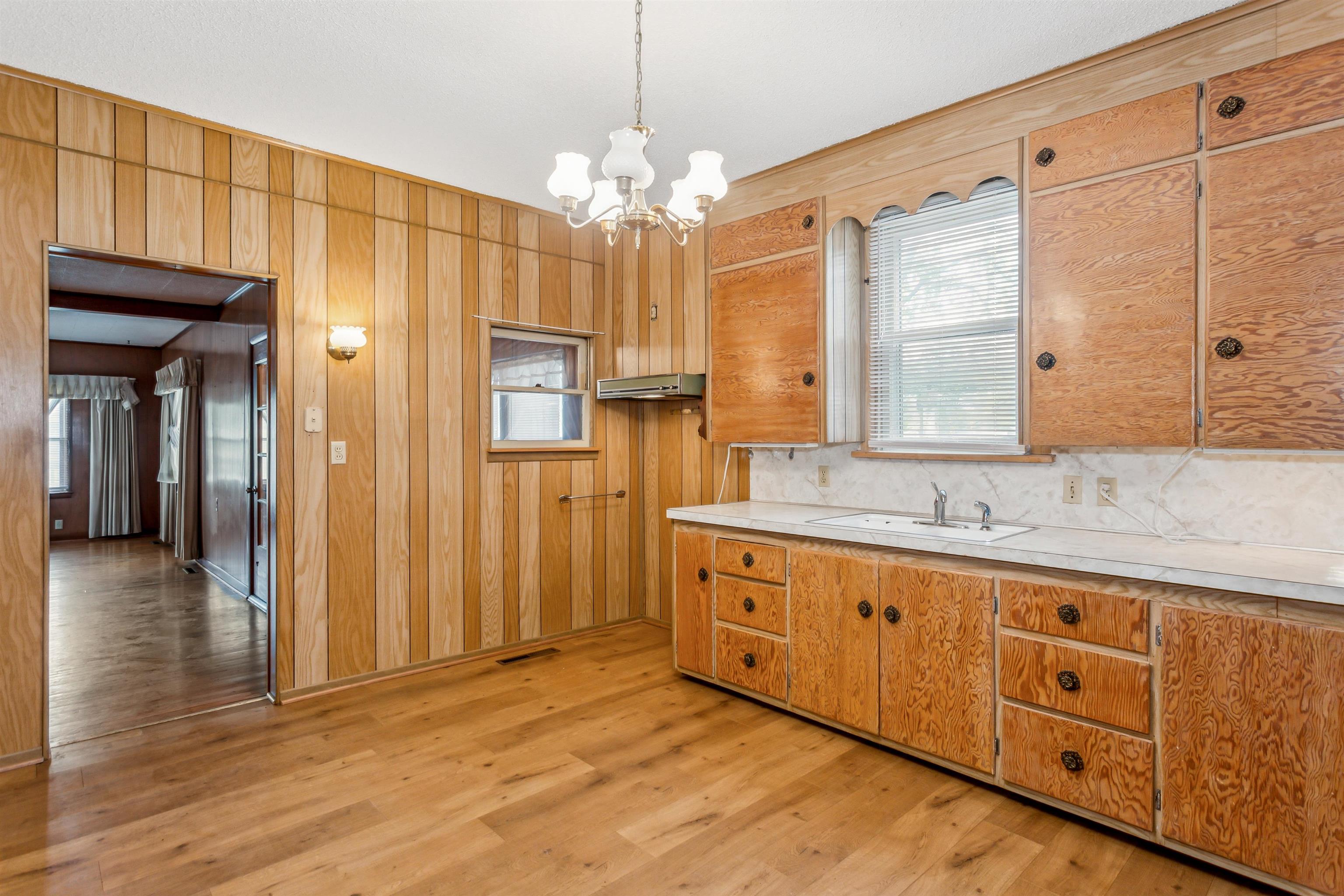 664 Santa Fe St, Augusta, Kansas image 9