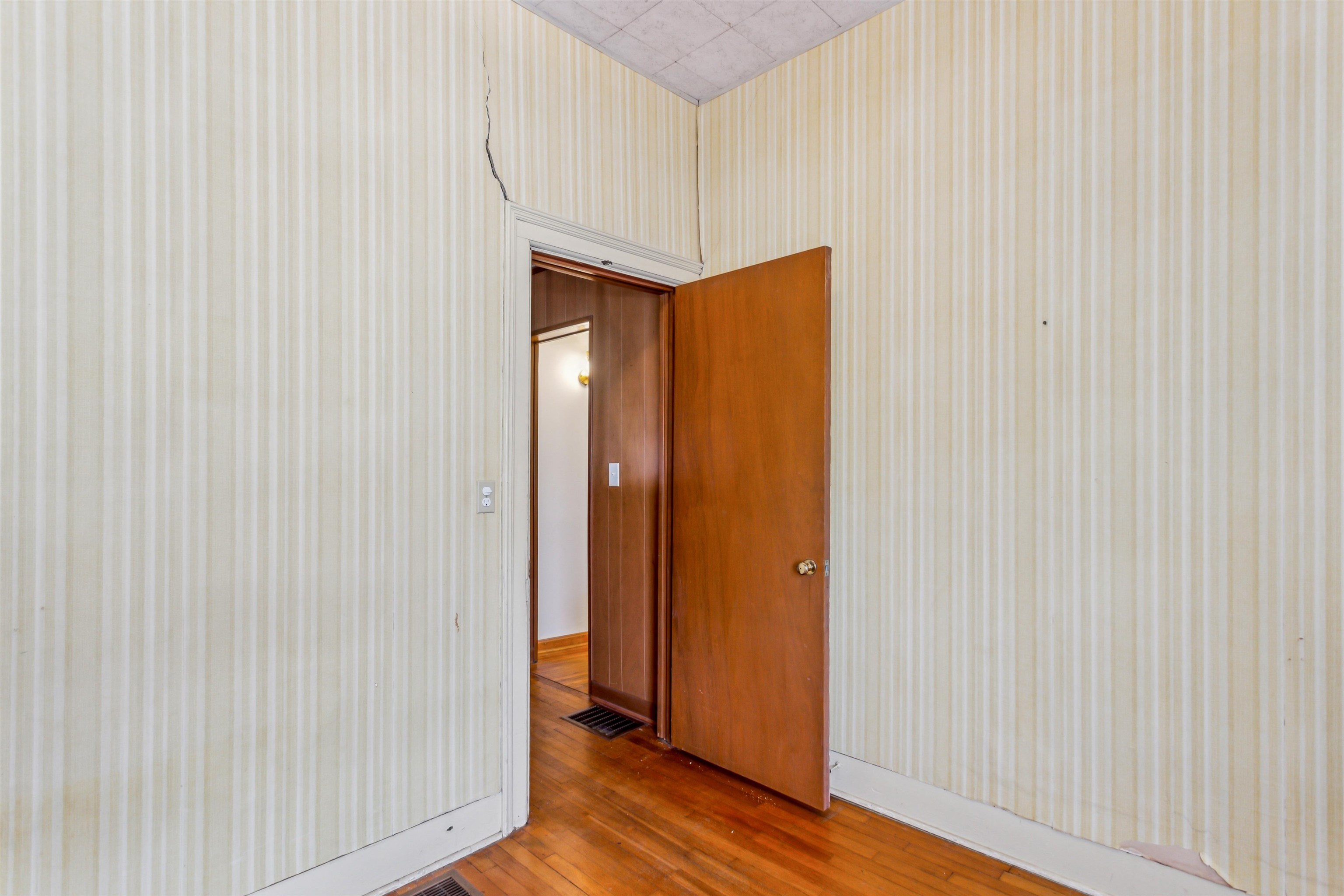 664 Santa Fe St, Augusta, Kansas image 16