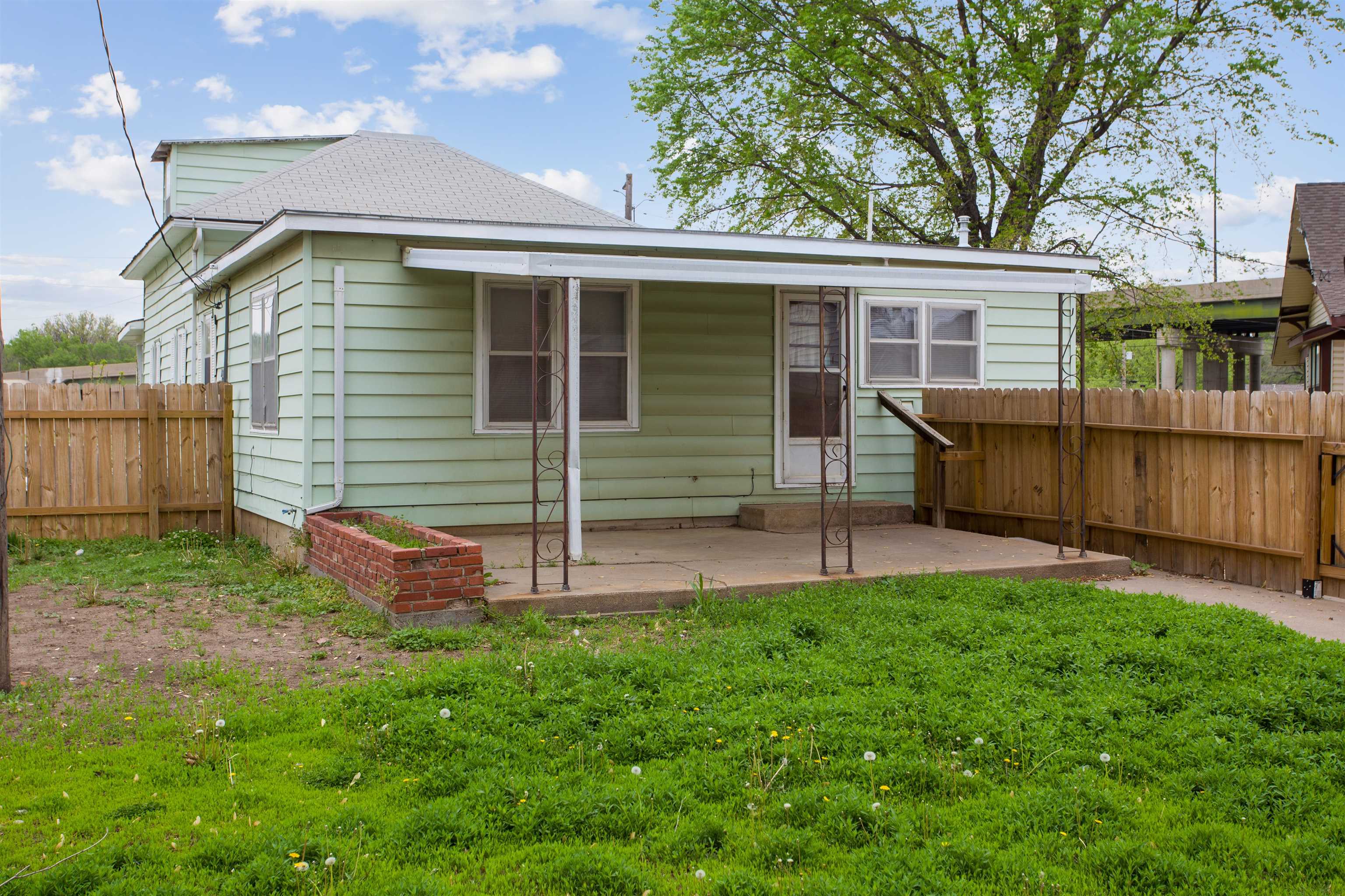 664 Santa Fe St, Augusta, Kansas image 25