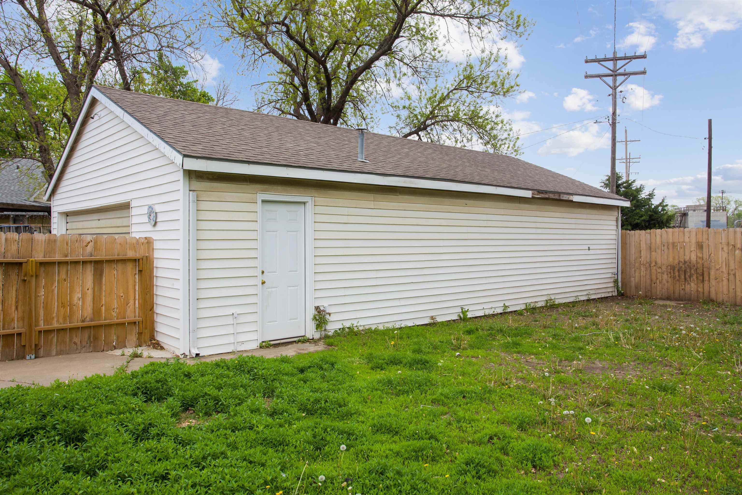 664 Santa Fe St, Augusta, Kansas image 29