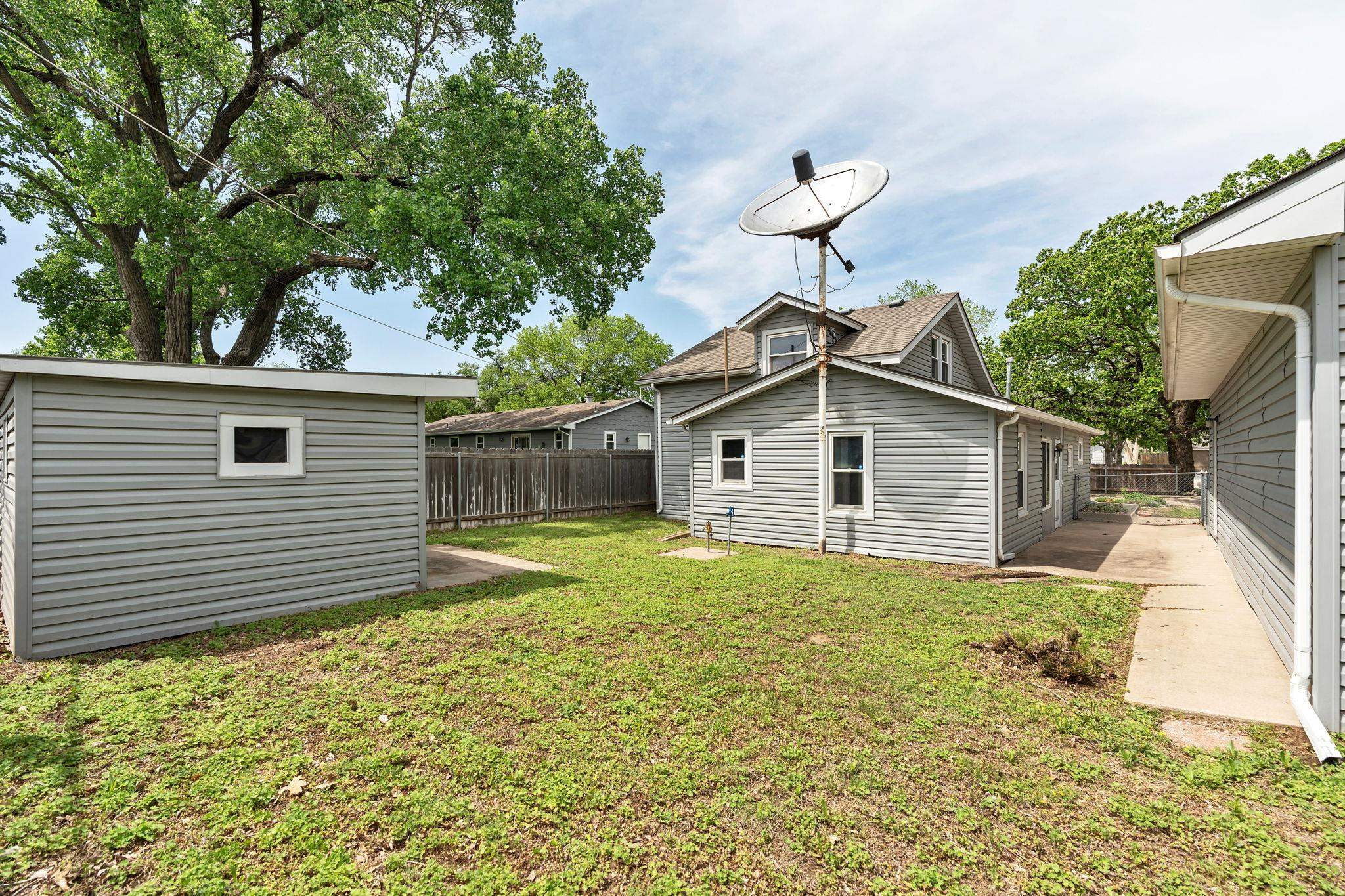 4527 W 12th St N St, Wichita, Kansas image 33