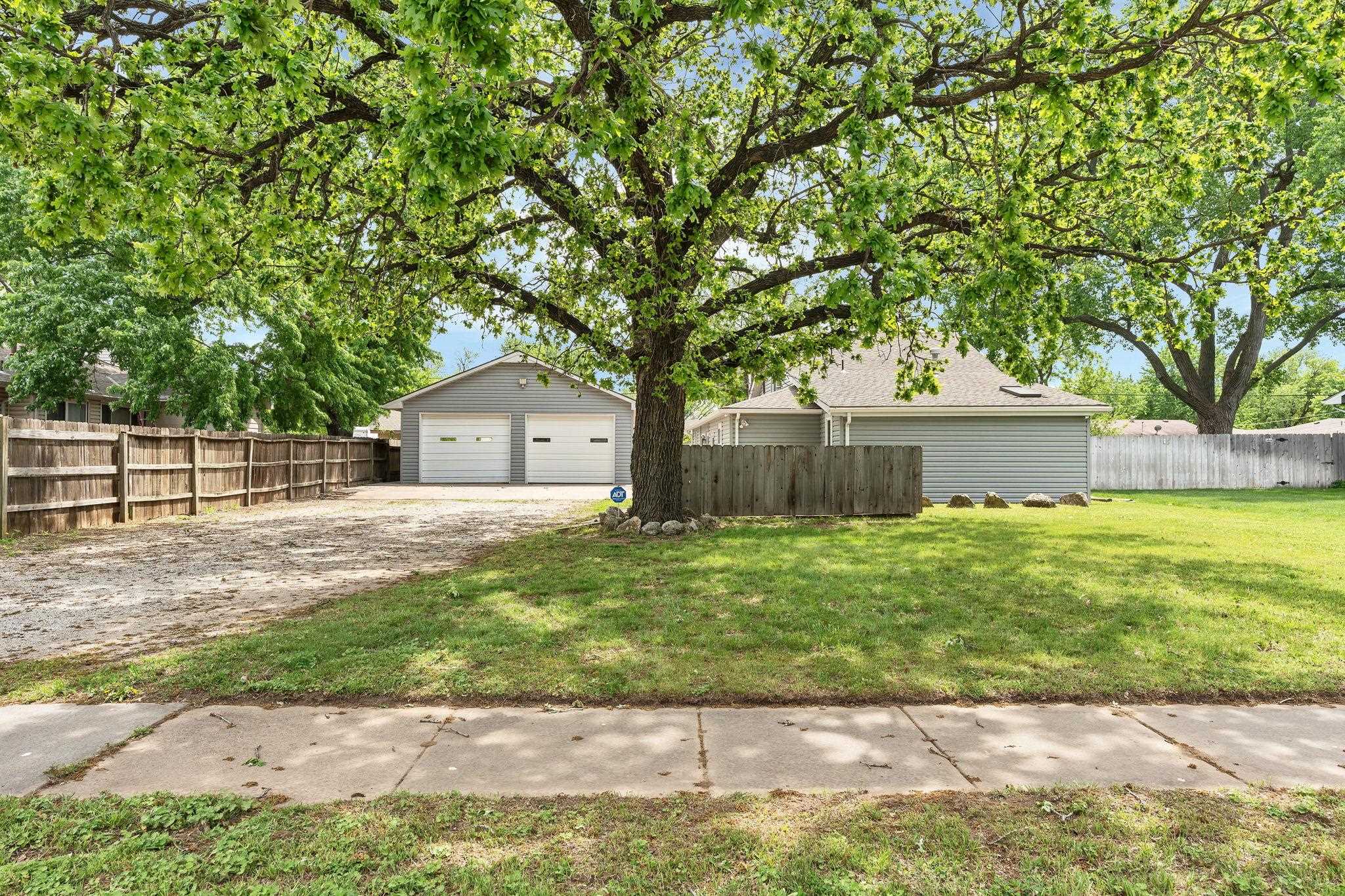4527 W 12th St N St, Wichita, Kansas image 2