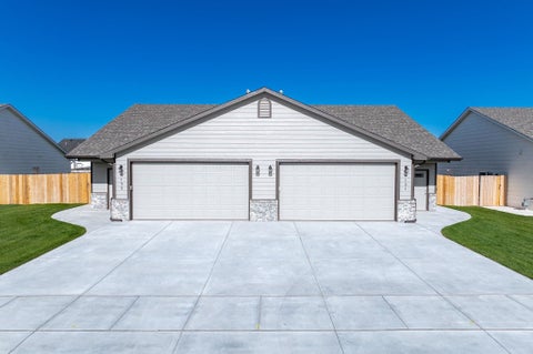 Multifamily For Sale - 9131 / 9133 E Chris Ct<br/> Bel Aire, KS 67226