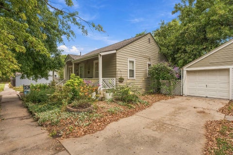Homes For Sale - 606 W 10th St<br/> Wichita, KS 67203
