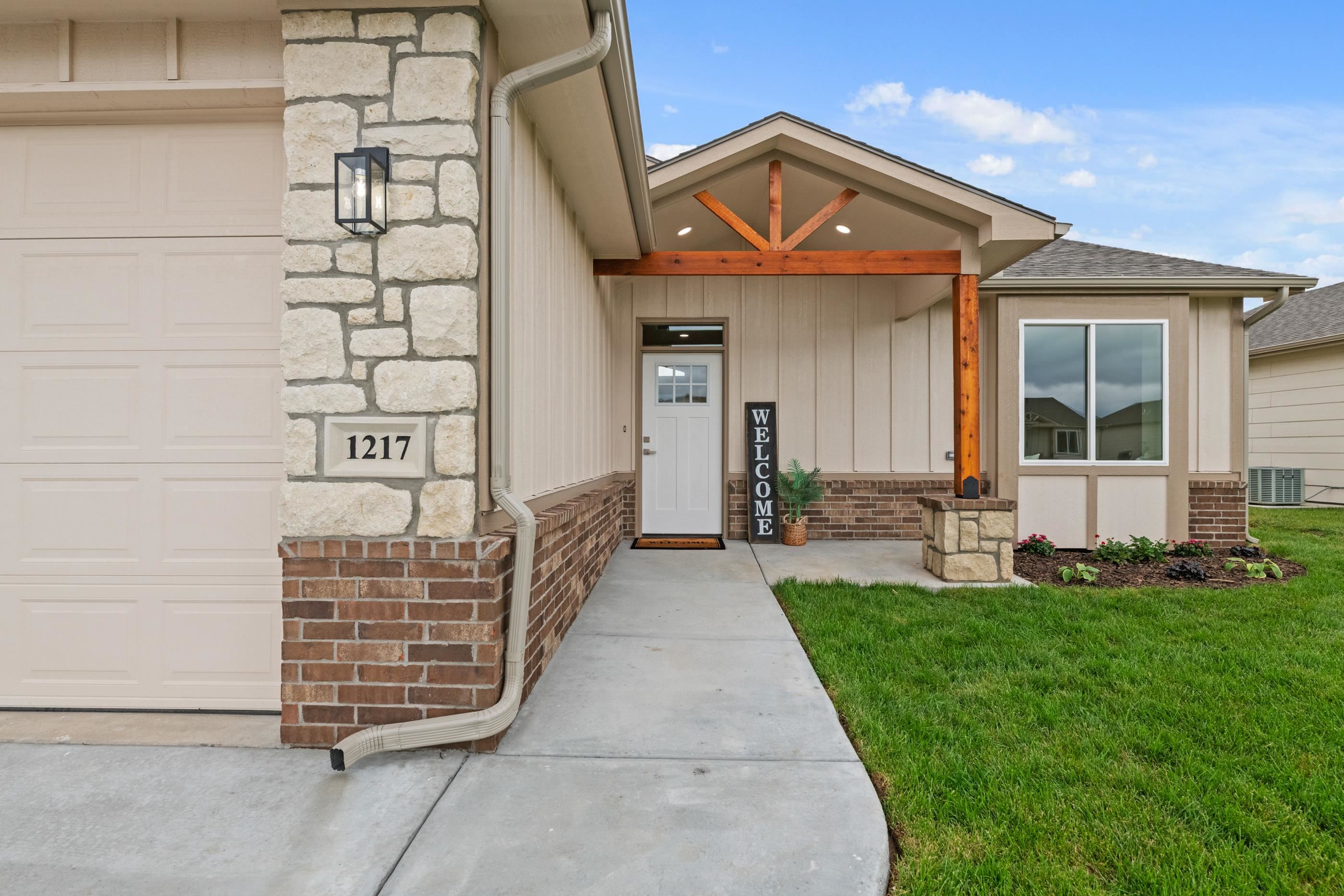 1217 E Park Glen Ct, Clearwater, Kansas image 3