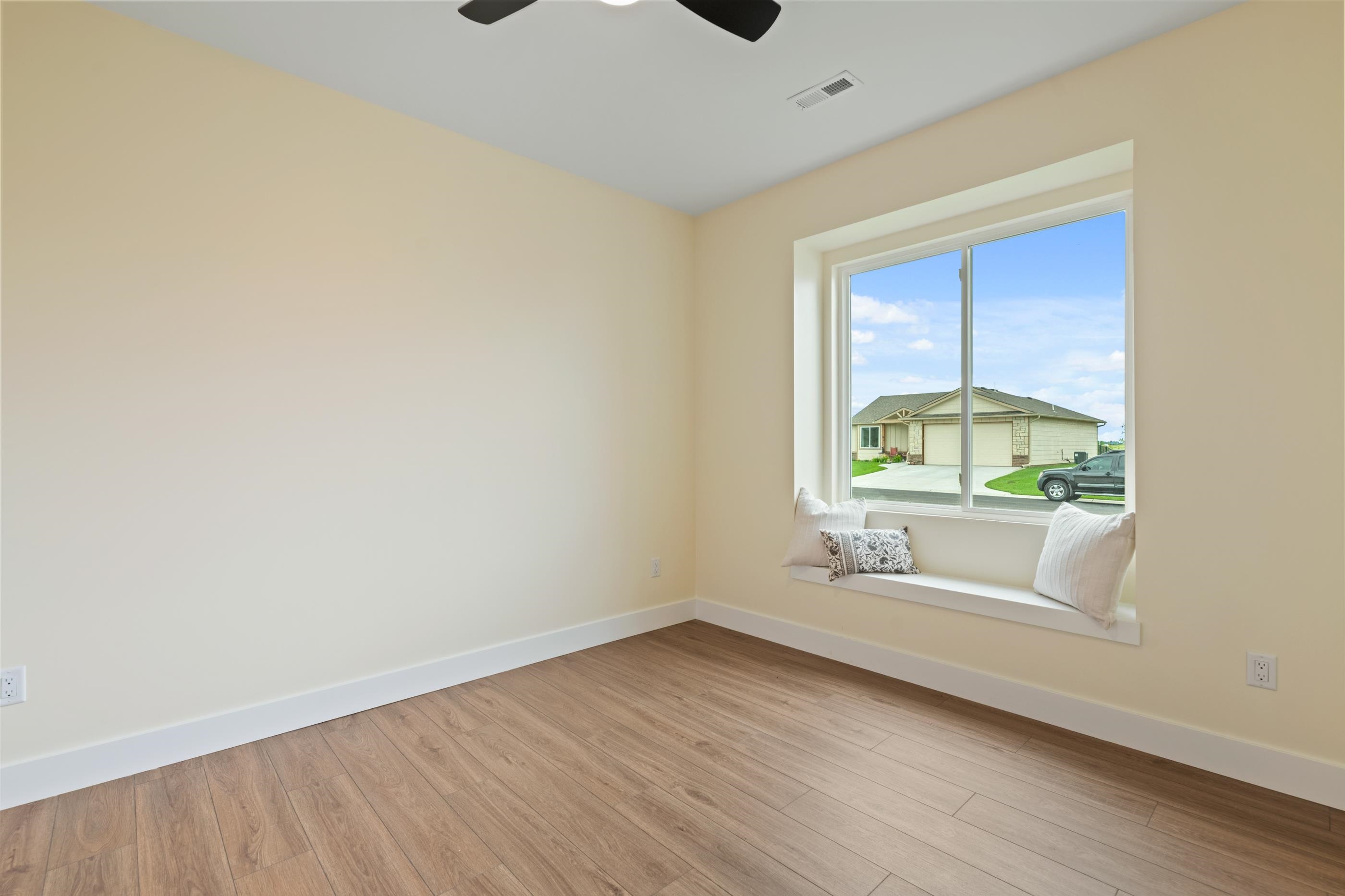 1217 E Park Glen Ct, Clearwater, Kansas image 20
