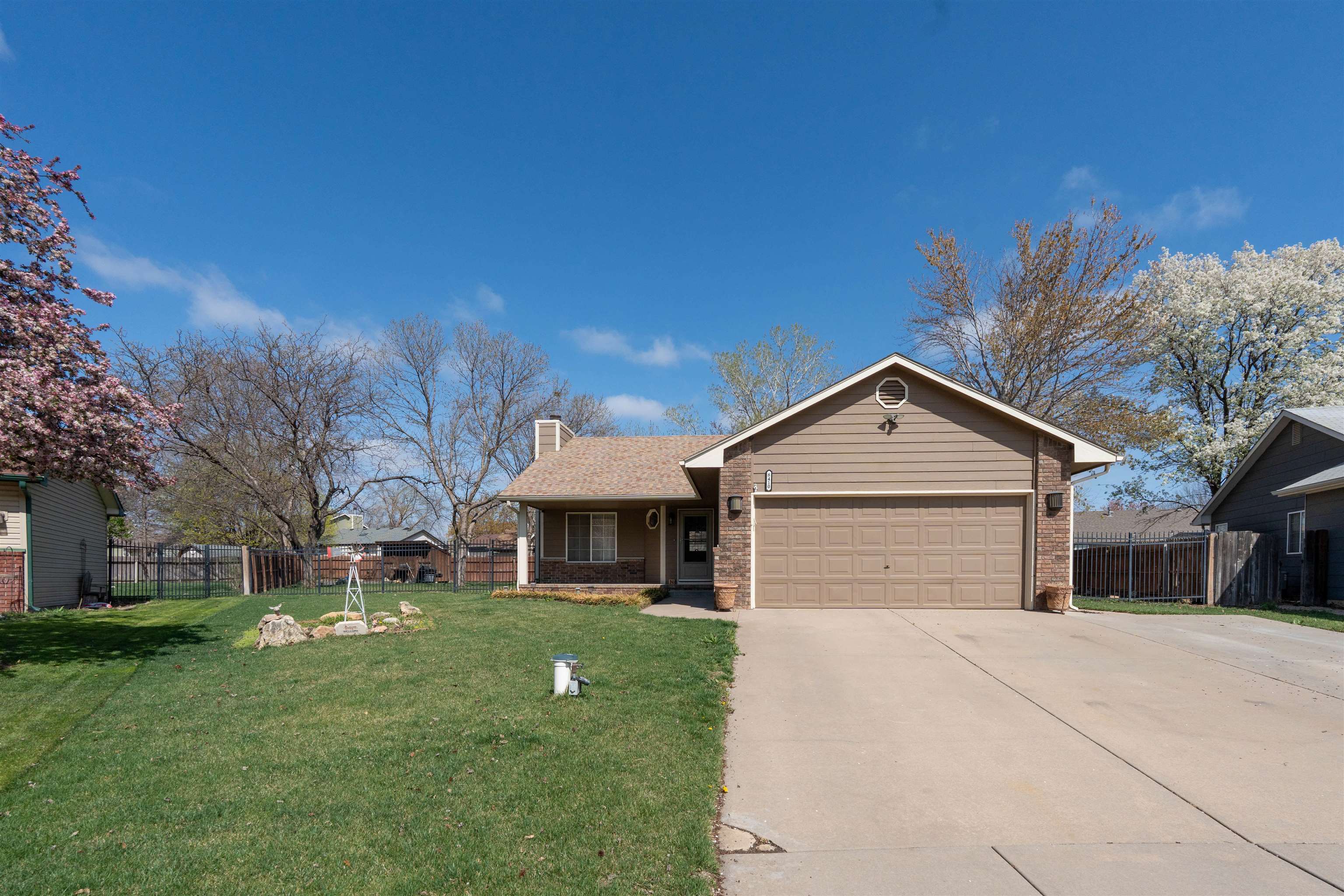 8410 W Aberdeen Cir, Wichita, Kansas image 1