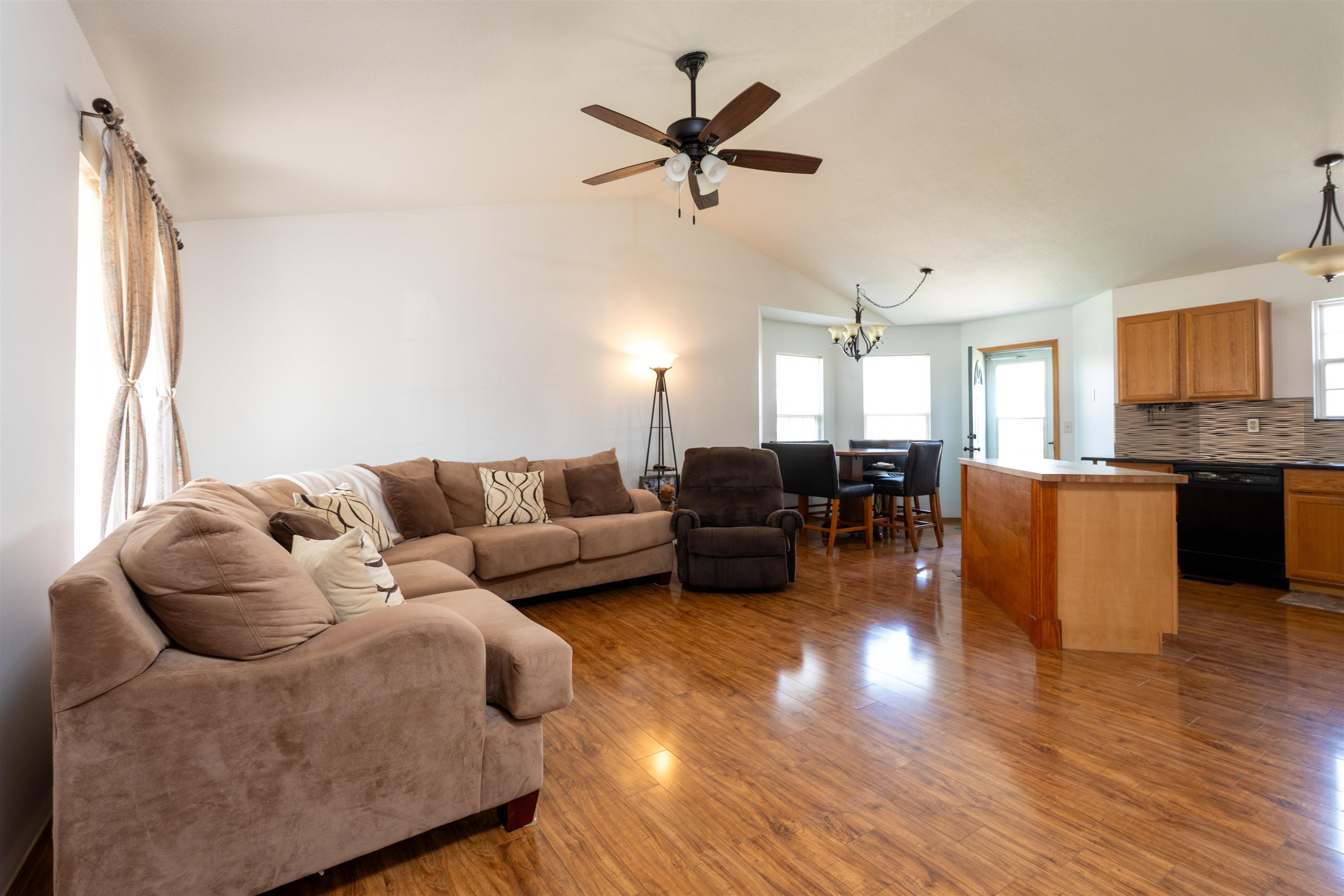 8410 W Aberdeen Cir, Wichita, Kansas image 3