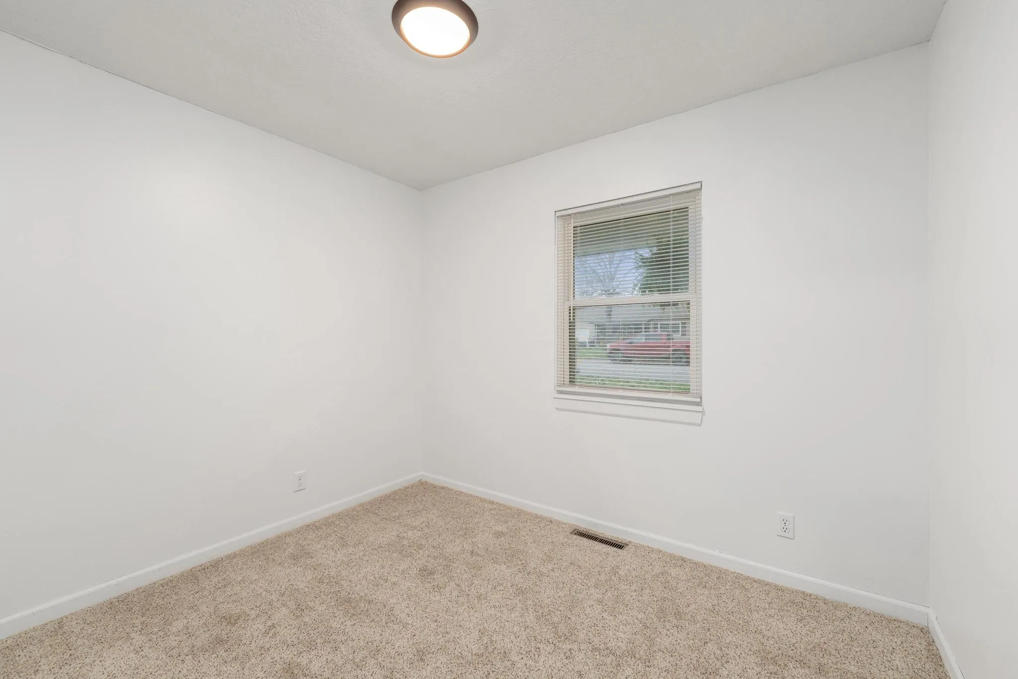 Wellington, Kansas 67152, United States, 3 Bedrooms Bedrooms, ,1 BathroomBathrooms,Residential,Active,139539