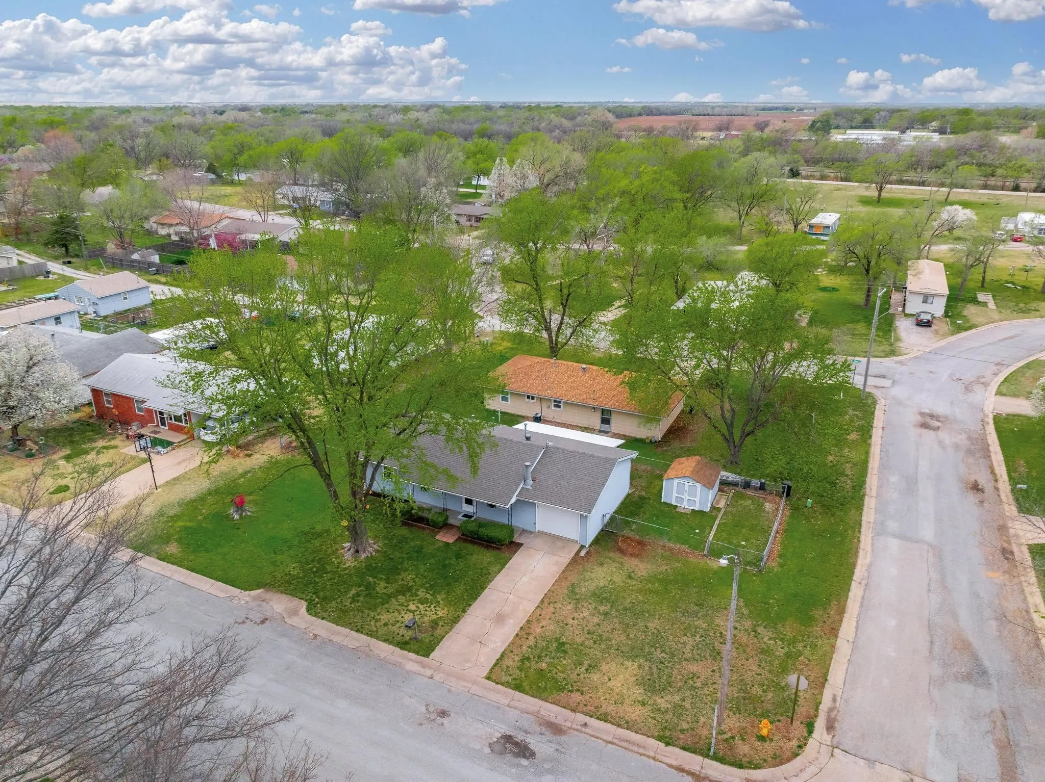 Wellington, Kansas 67152, United States, 3 Bedrooms Bedrooms, ,1 BathroomBathrooms,Residential,Active,139539