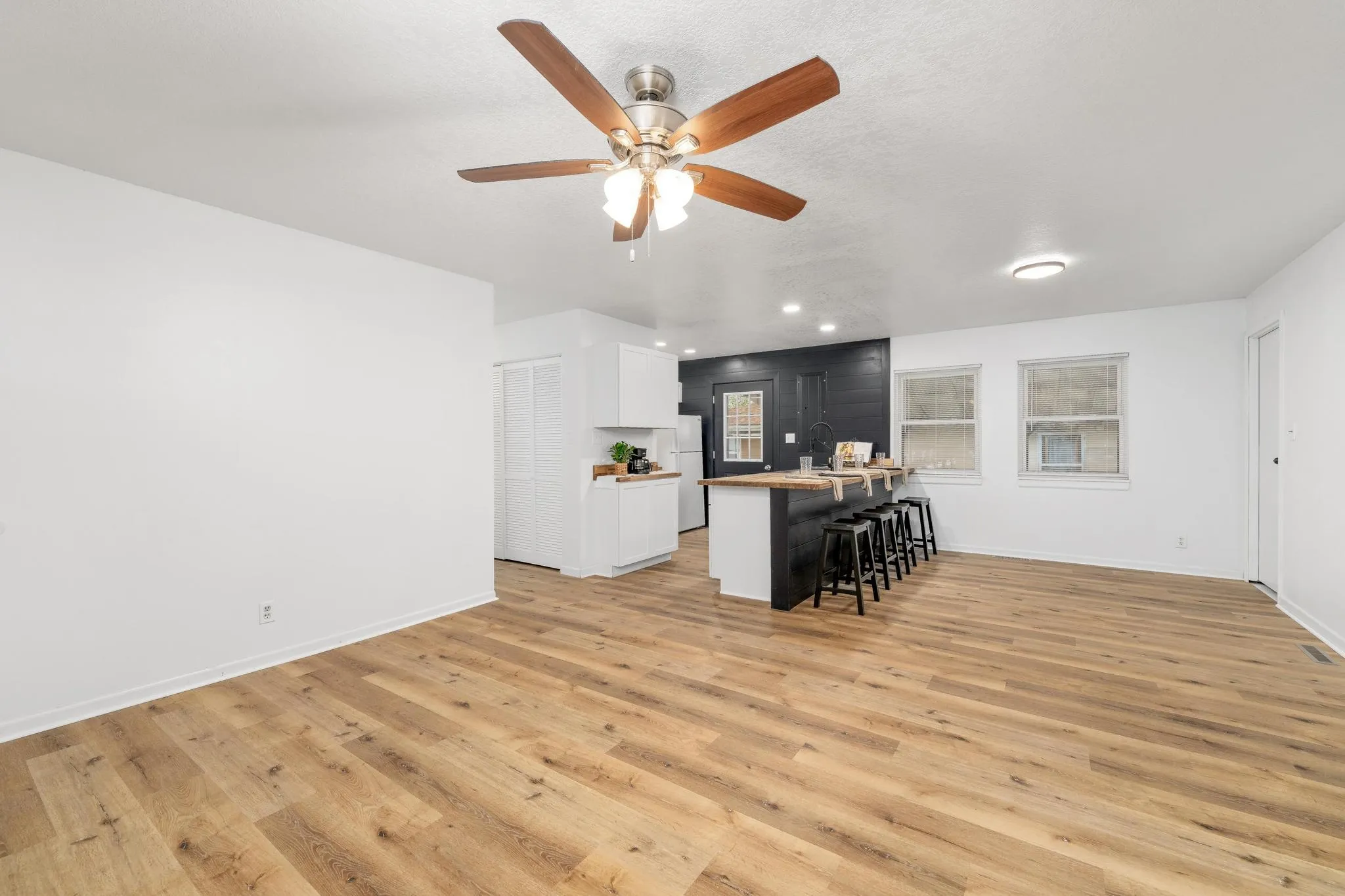 Wellington, Kansas 67152, United States, 3 Bedrooms Bedrooms, ,1 BathroomBathrooms,Residential,Active,139539