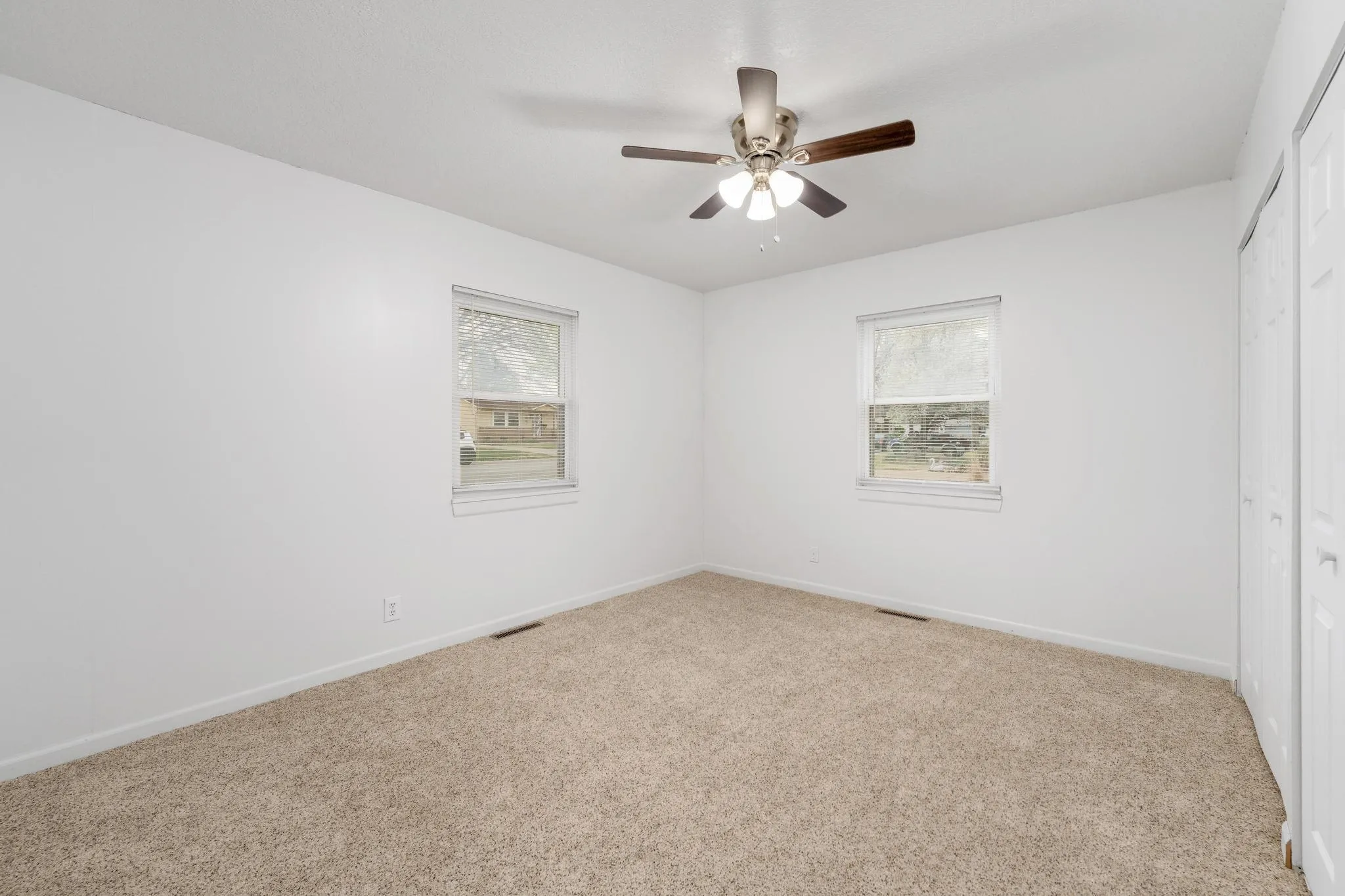 Wellington, Kansas 67152, United States, 3 Bedrooms Bedrooms, ,1 BathroomBathrooms,Residential,Active,139539