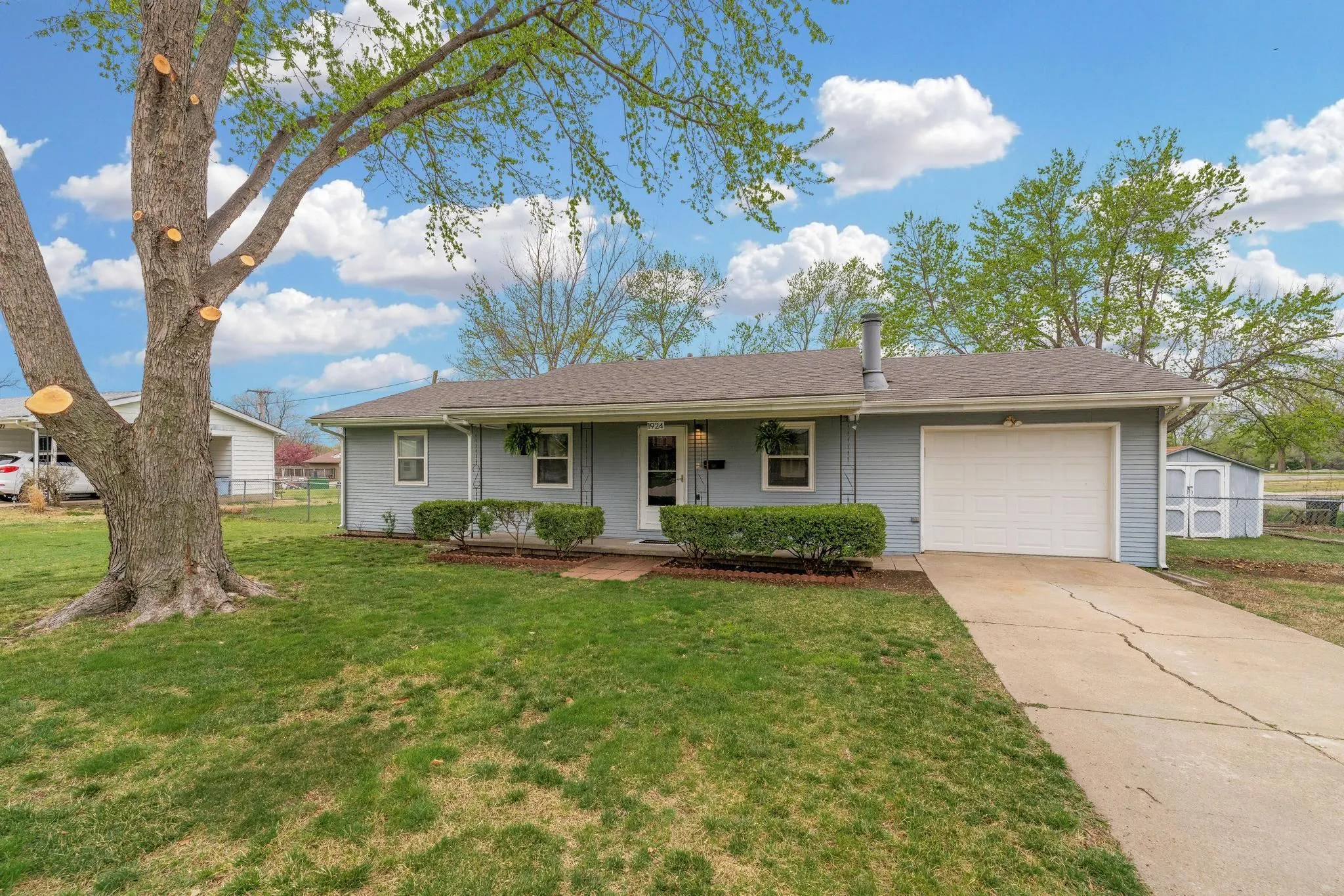 Wellington, Kansas 67152, United States, 3 Bedrooms Bedrooms, ,1 BathroomBathrooms,Residential,Active,139539