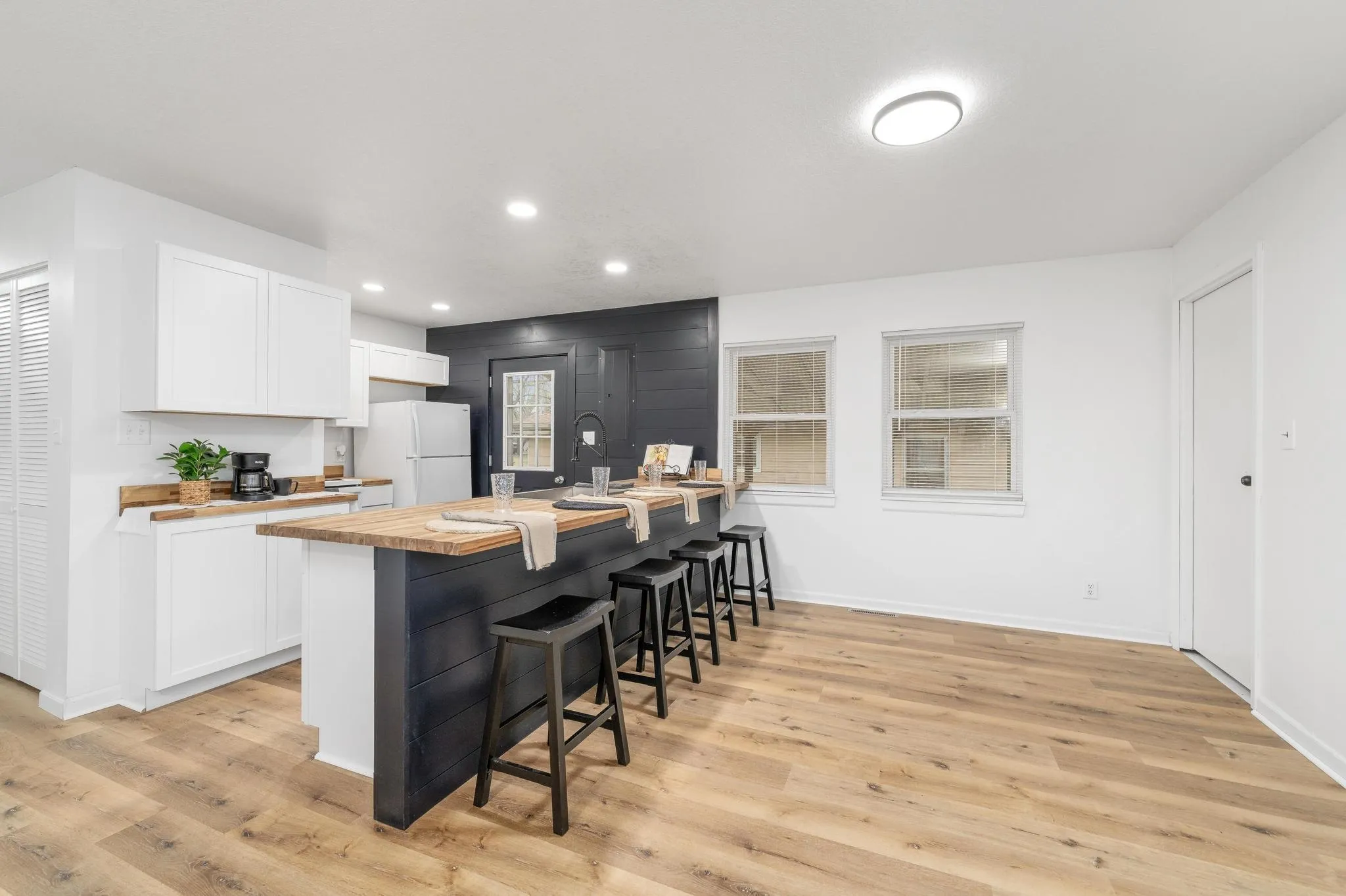 Wellington, Kansas 67152, United States, 3 Bedrooms Bedrooms, ,1 BathroomBathrooms,Residential,Active,139539