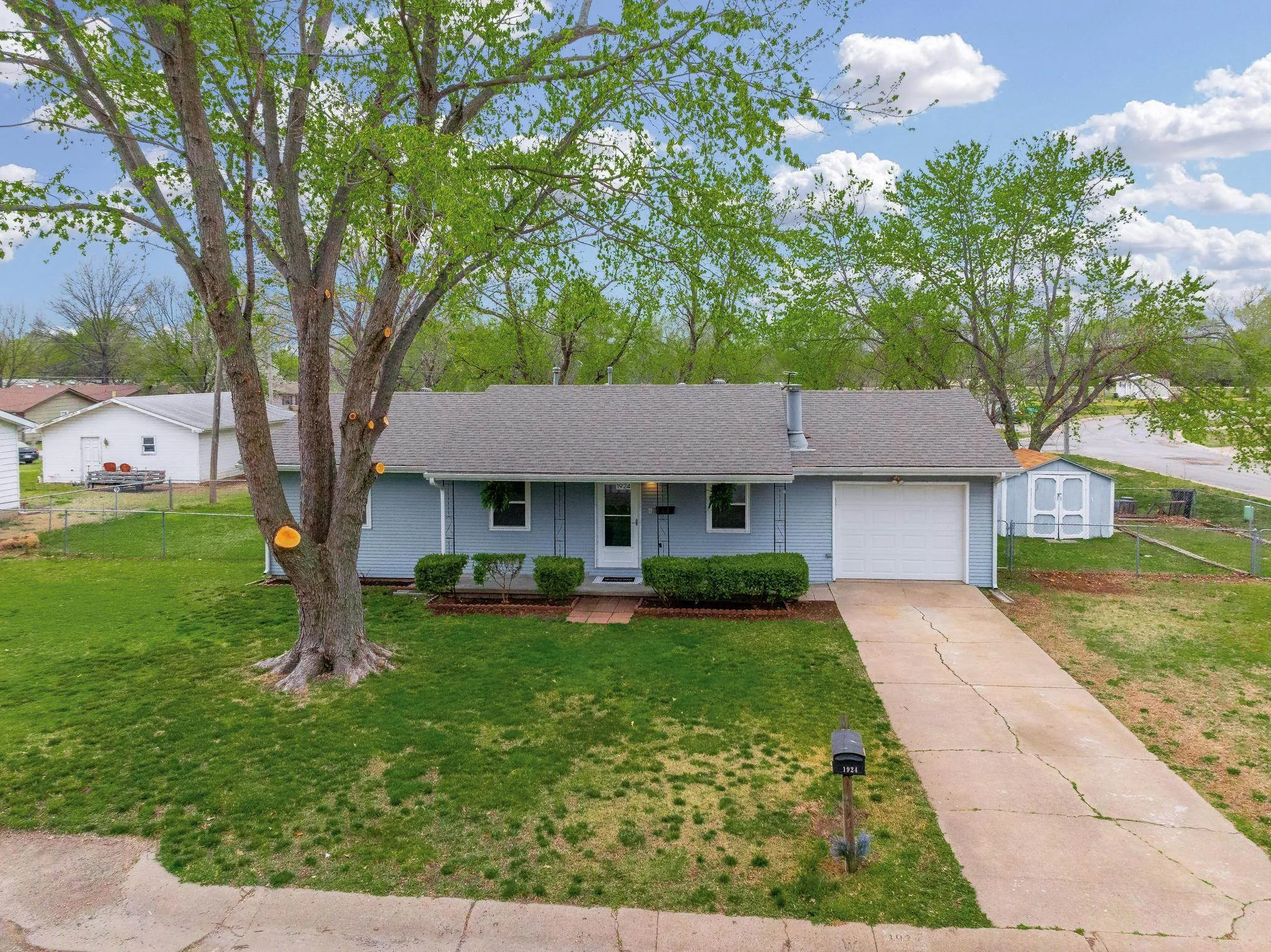 Wellington, Kansas 67152, United States, 3 Bedrooms Bedrooms, ,1 BathroomBathrooms,Residential,Active,139539