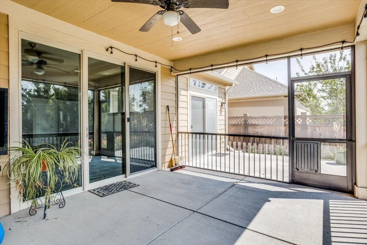 Derby, Kansas 67037, United States, 2 Bedrooms Bedrooms, ,2 BathroomsBathrooms,Residential,Pending,44491